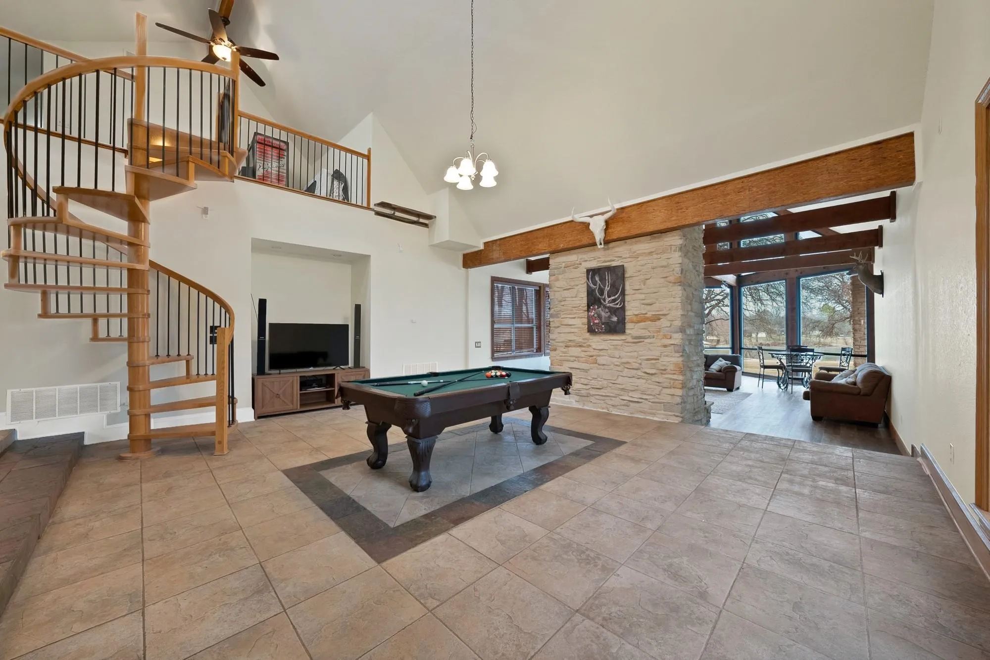 Single Family Residence For Rent in Hunt County , 9580 Brockrim Lane, Quinlan, Texas 75474, 5 Bedroom, 4 Bathroom, 2 Garage spaces, 3,790 Sqft, built in 1995, mls#21374350, Real Estate Agent in Quinlan, Homes For Rent in Hunt county, Homes For Rent in Quinlan, Realtor in Quinlan Texas, Real Estate Brokerage Independent Realty Texas, Luminita Cordes Realtor