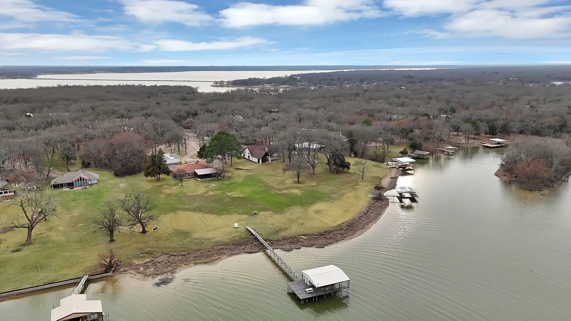 Single Family Residence For Rent in Hunt County , 9580 Brockrim Lane, Quinlan, Texas 75474, 5 Bedroom, 4 Bathroom, 2 Garage spaces, 3,790 Sqft, built in 1995, mls#21374350, Real Estate Agent in Quinlan, Homes For Rent in Hunt county, Homes For Rent in Quinlan, Realtor in Quinlan Texas, Real Estate Brokerage Independent Realty Texas, Luminita Cordes Realtor