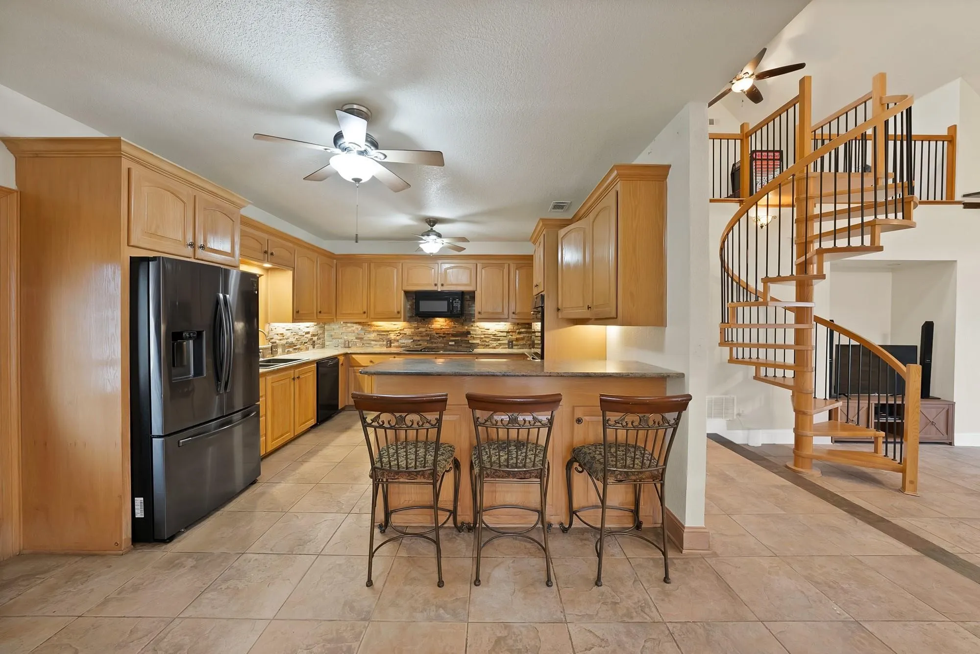 Single Family Residence For Rent in Hunt County , 9580 Brockrim Lane, Quinlan, Texas 75474, 5 Bedroom, 4 Bathroom, 2 Garage spaces, 3,790 Sqft, built in 1995, mls#21374350, Real Estate Agent in Quinlan, Homes For Rent in Hunt county, Homes For Rent in Quinlan, Realtor in Quinlan Texas, Real Estate Brokerage Independent Realty Texas, Luminita Cordes Realtor