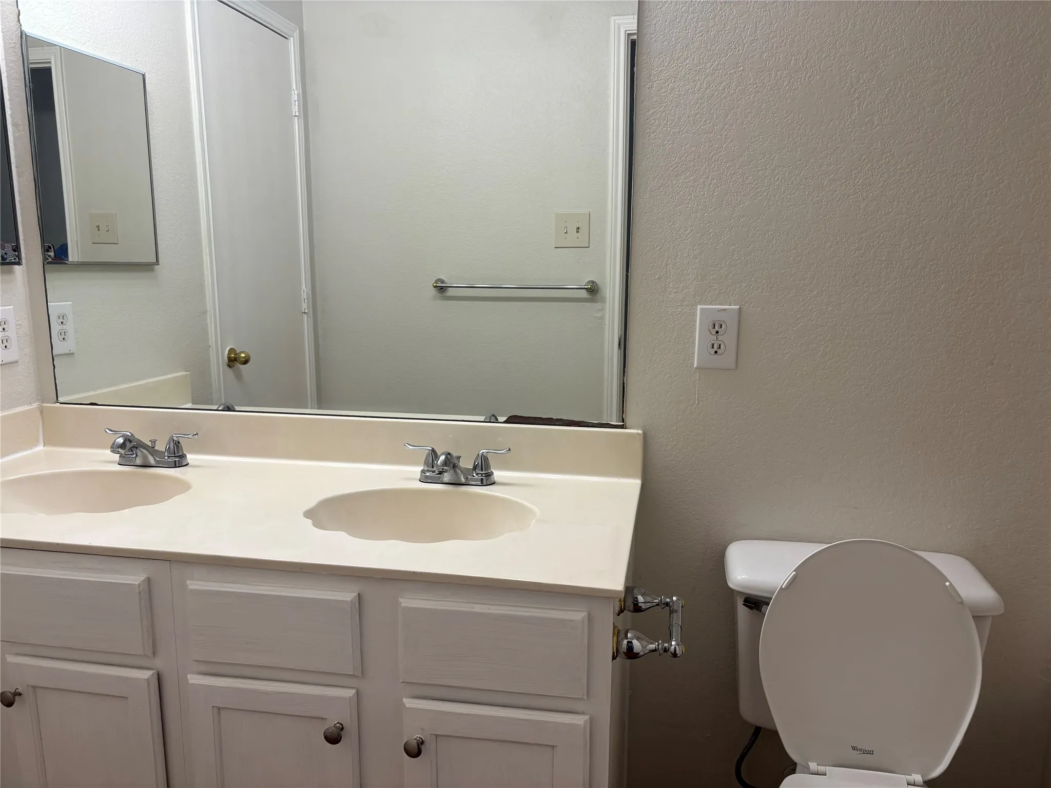 Single Family Residence For Rent in Denton County , 2503 W Cherry Drive, Little Elm, Texas 75068, 3 Bedroom, 2 Bathroom, 2 Garage spaces, 1,647 Sqft, built in 1999, mls#21374352, Real Estate Agent in Little Elm, Homes For Rent in Denton county, Homes For Rent in Little Elm, Realtor in Little Elm Texas, Real Estate Brokerage Independent Realty Texas, Luminita Cordes Realtor