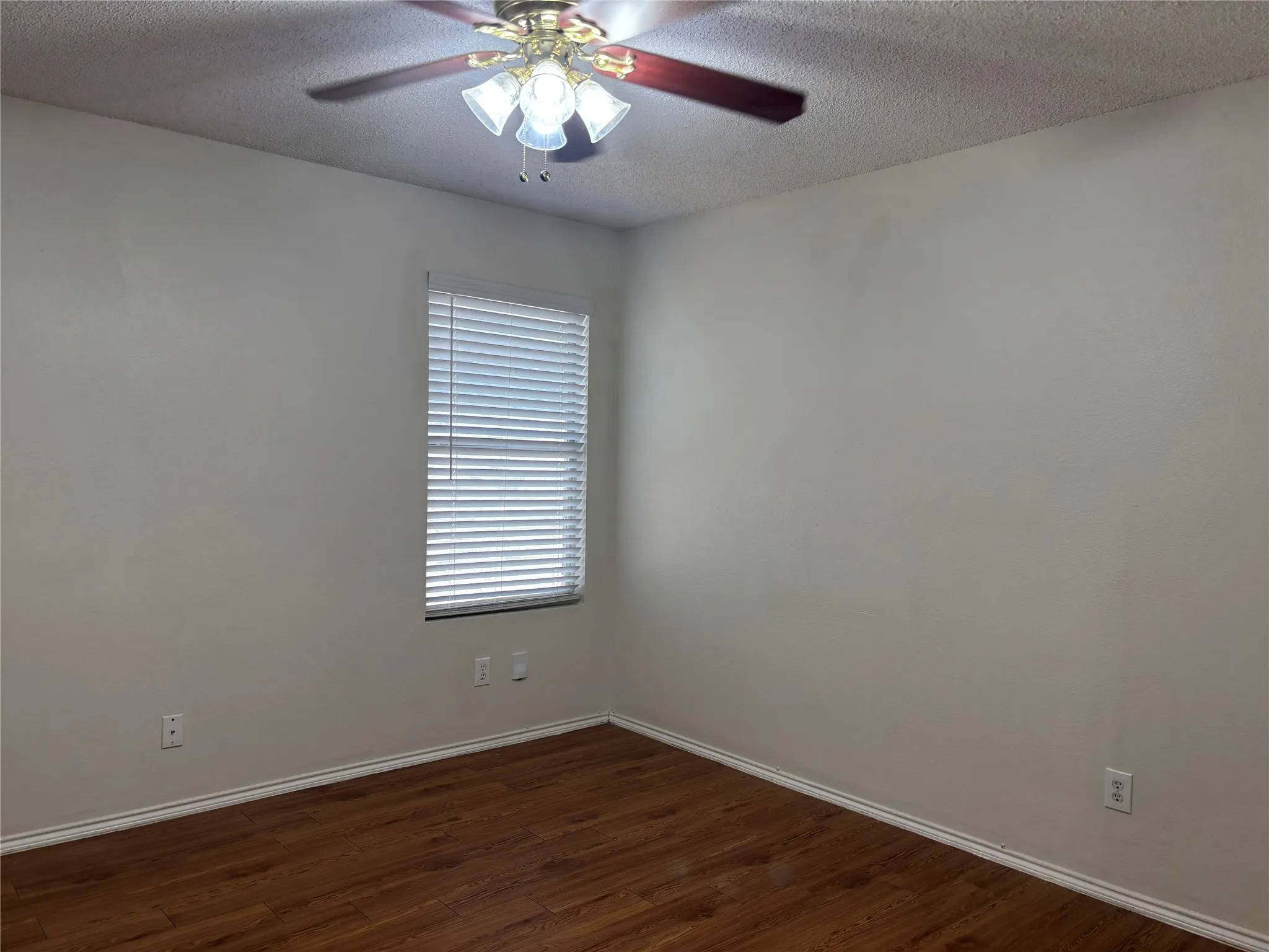 Single Family Residence For Rent in Denton County , 2503 W Cherry Drive, Little Elm, Texas 75068, 3 Bedroom, 2 Bathroom, 2 Garage spaces, 1,647 Sqft, built in 1999, mls#21374352, Real Estate Agent in Little Elm, Homes For Rent in Denton county, Homes For Rent in Little Elm, Realtor in Little Elm Texas, Real Estate Brokerage Independent Realty Texas, Luminita Cordes Realtor