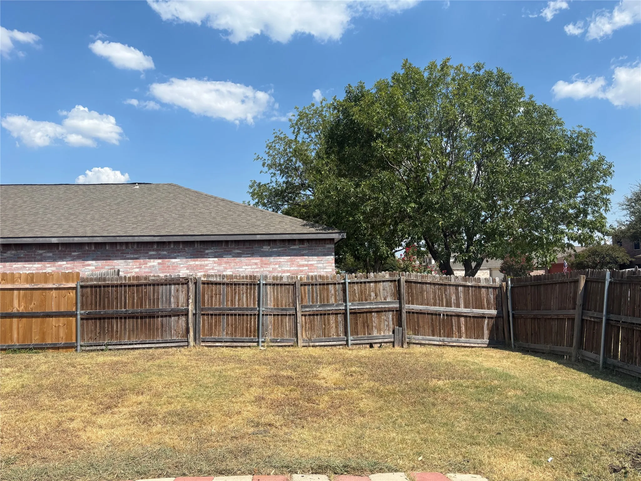 Single Family Residence For Rent in Denton County , 2503 W Cherry Drive, Little Elm, Texas 75068, 3 Bedroom, 2 Bathroom, 2 Garage spaces, 1,647 Sqft, built in 1999, mls#21374352, Real Estate Agent in Little Elm, Homes For Rent in Denton county, Homes For Rent in Little Elm, Realtor in Little Elm Texas, Real Estate Brokerage Independent Realty Texas, Luminita Cordes Realtor