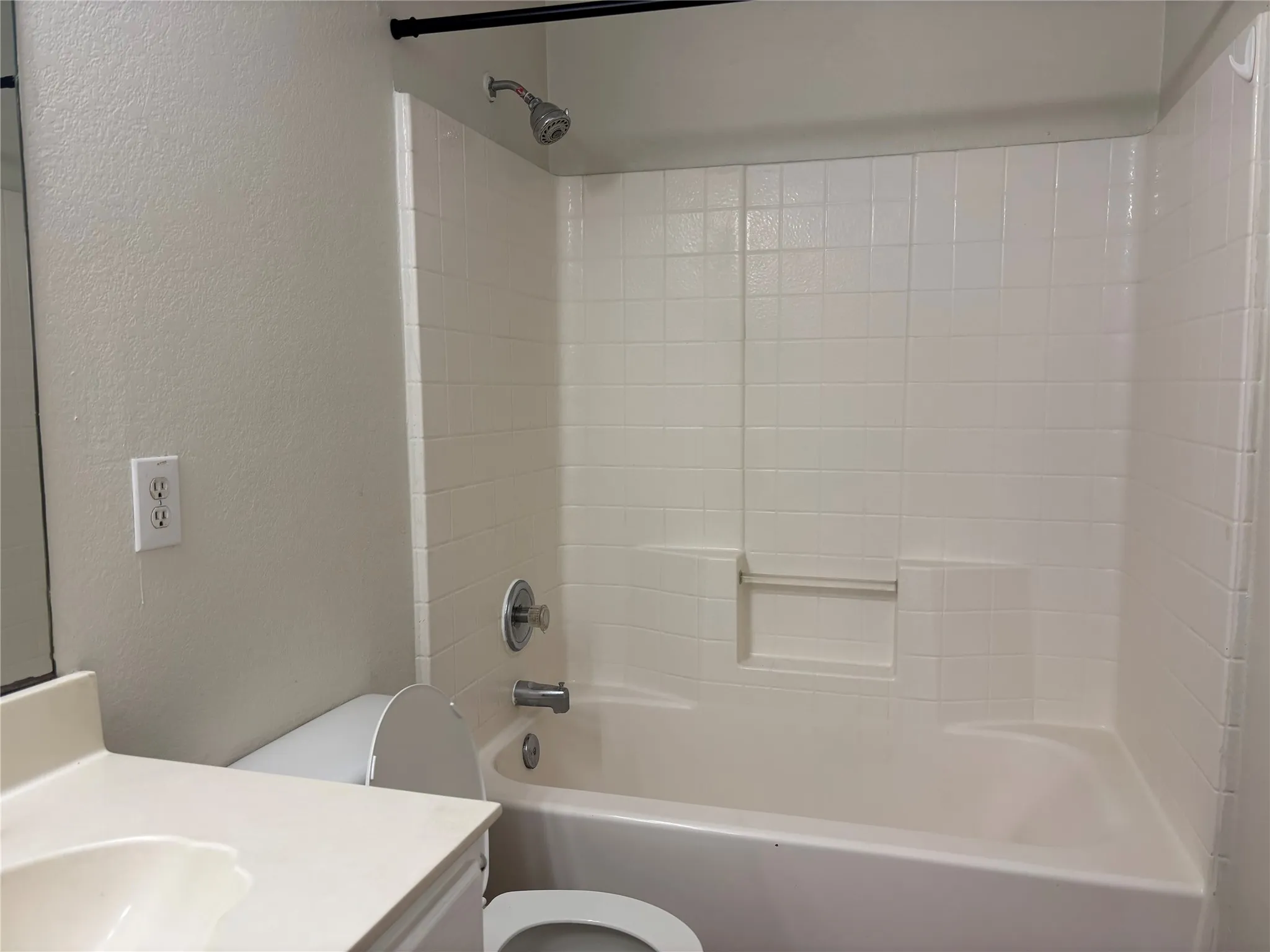 Single Family Residence For Rent in Denton County , 2503 W Cherry Drive, Little Elm, Texas 75068, 3 Bedroom, 2 Bathroom, 2 Garage spaces, 1,647 Sqft, built in 1999, mls#21374352, Real Estate Agent in Little Elm, Homes For Rent in Denton county, Homes For Rent in Little Elm, Realtor in Little Elm Texas, Real Estate Brokerage Independent Realty Texas, Luminita Cordes Realtor