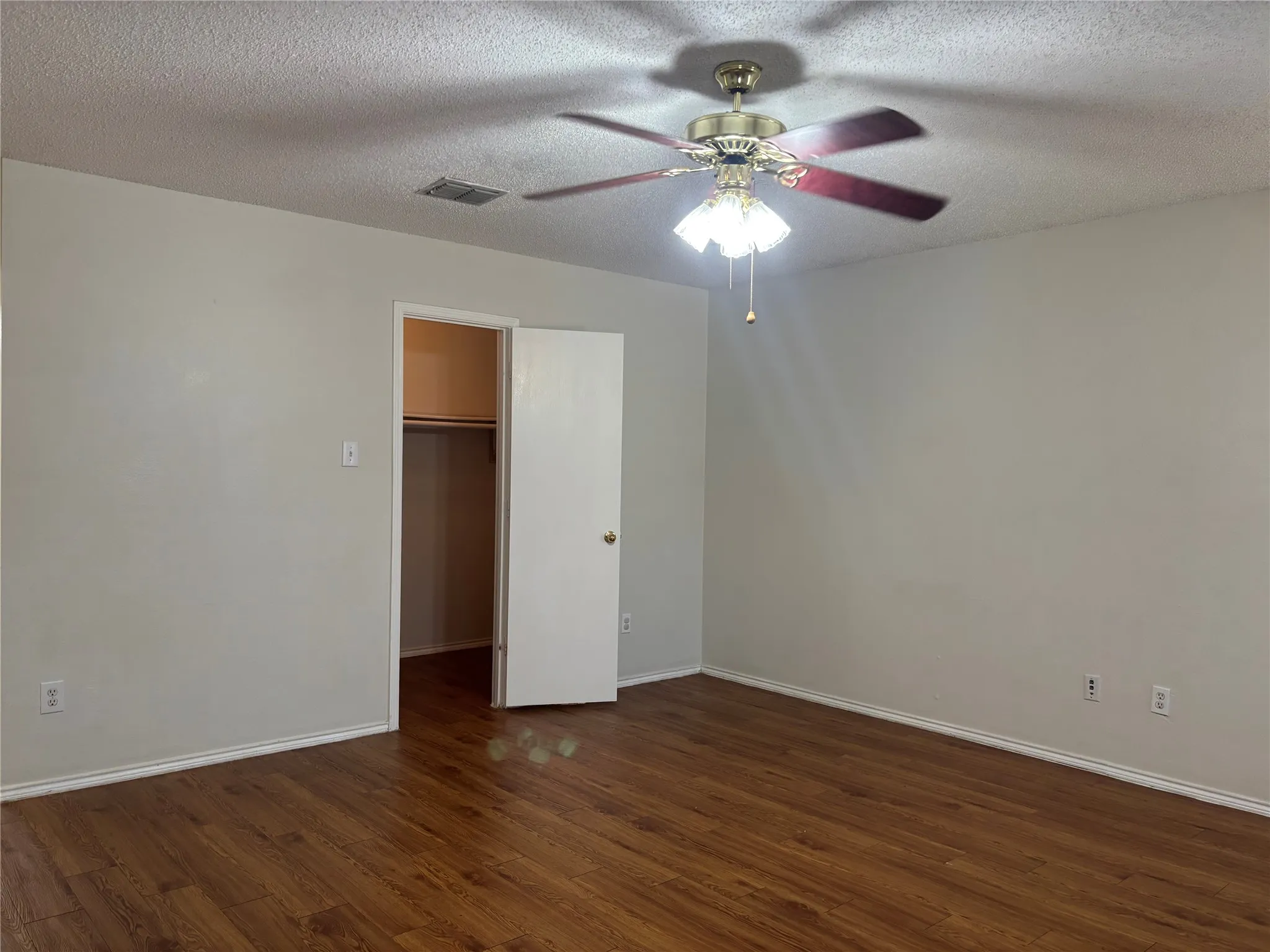 Single Family Residence For Rent in Denton County , 2503 W Cherry Drive, Little Elm, Texas 75068, 3 Bedroom, 2 Bathroom, 2 Garage spaces, 1,647 Sqft, built in 1999, mls#21374352, Real Estate Agent in Little Elm, Homes For Rent in Denton county, Homes For Rent in Little Elm, Realtor in Little Elm Texas, Real Estate Brokerage Independent Realty Texas, Luminita Cordes Realtor