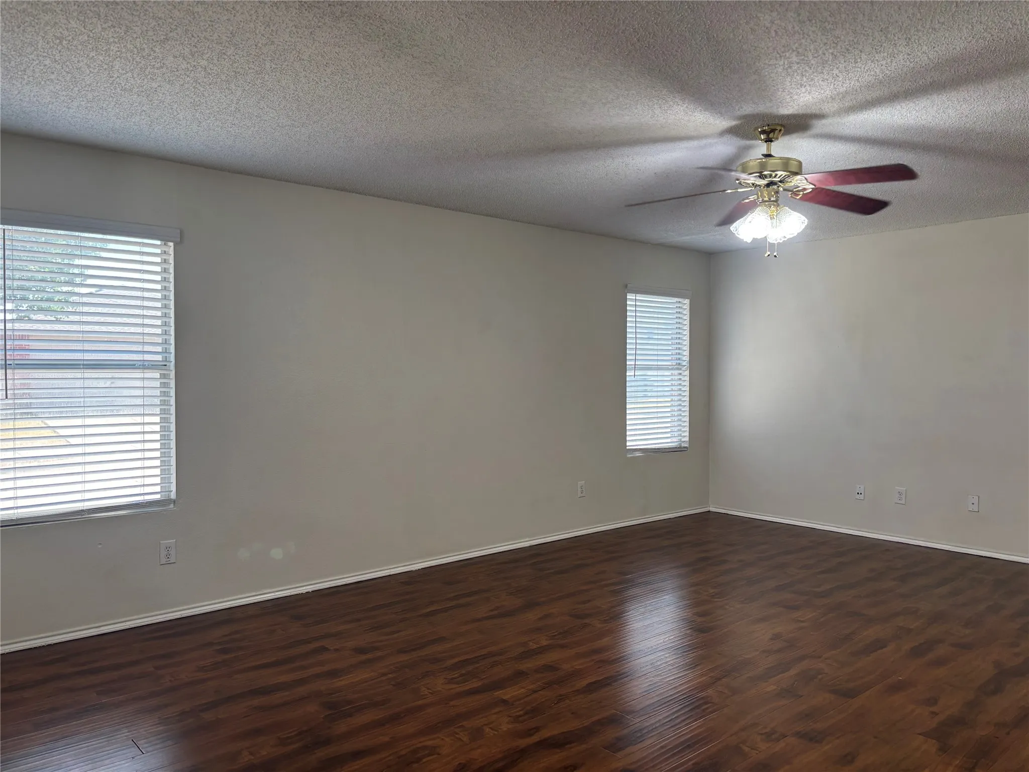 Single Family Residence For Rent in Denton County , 2503 W Cherry Drive, Little Elm, Texas 75068, 3 Bedroom, 2 Bathroom, 2 Garage spaces, 1,647 Sqft, built in 1999, mls#21374352, Real Estate Agent in Little Elm, Homes For Rent in Denton county, Homes For Rent in Little Elm, Realtor in Little Elm Texas, Real Estate Brokerage Independent Realty Texas, Luminita Cordes Realtor