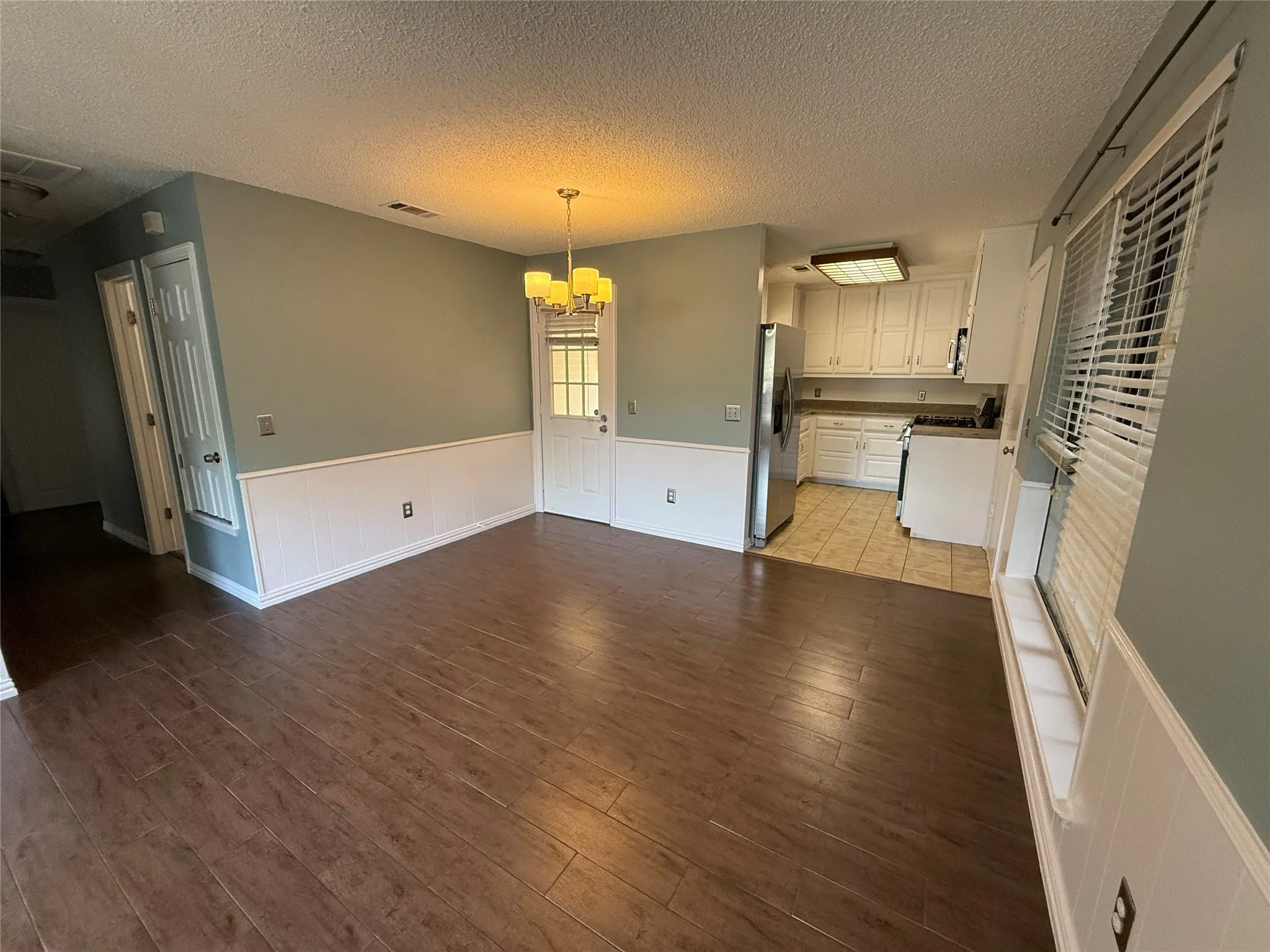 Single Family Residence For Rent in Collin County , 605 Baker Street, Mc Kinney, Texas 75069, 3 Bedroom, 2 Bathroom, 1 Garage spaces, 1,245 Sqft, built in 1985, mls#21374338, Real Estate Agent in Mc Kinney, Homes For Rent in Collin county, Homes For Rent in Mc Kinney, Realtor in Mc Kinney Texas, Real Estate Brokerage Independent Realty Texas, Luminita Cordes Realtor