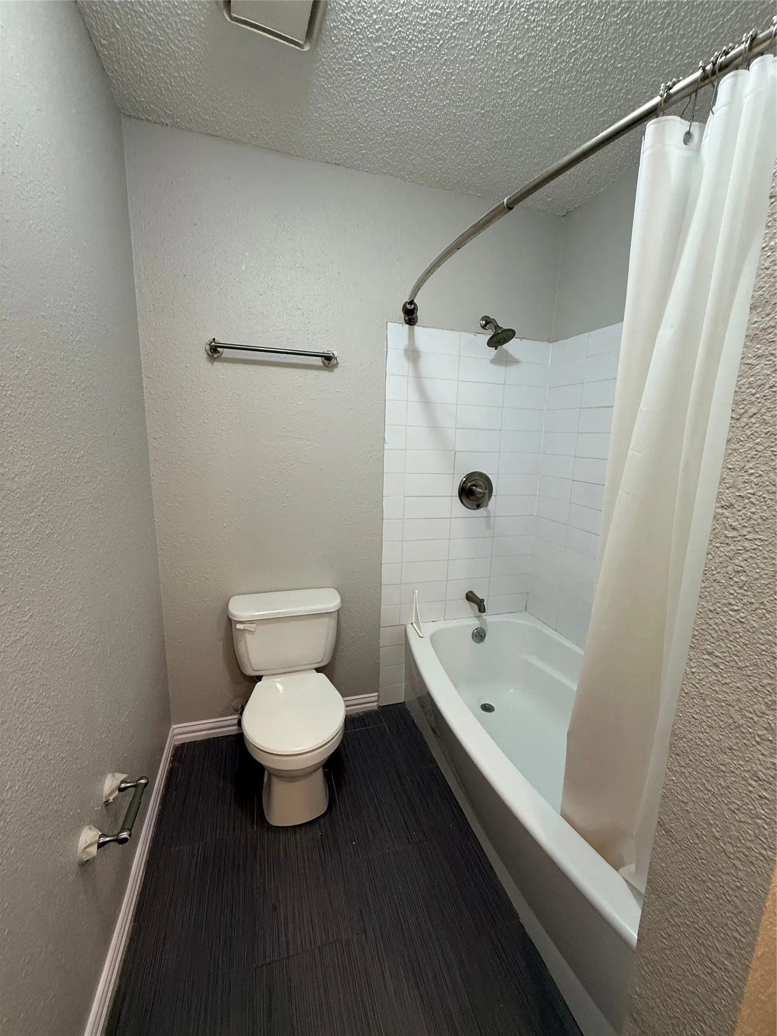 Single Family Residence For Rent in Collin County , 605 Baker Street, Mc Kinney, Texas 75069, 3 Bedroom, 2 Bathroom, 1 Garage spaces, 1,245 Sqft, built in 1985, mls#21374338, Real Estate Agent in Mc Kinney, Homes For Rent in Collin county, Homes For Rent in Mc Kinney, Realtor in Mc Kinney Texas, Real Estate Brokerage Independent Realty Texas, Luminita Cordes Realtor
