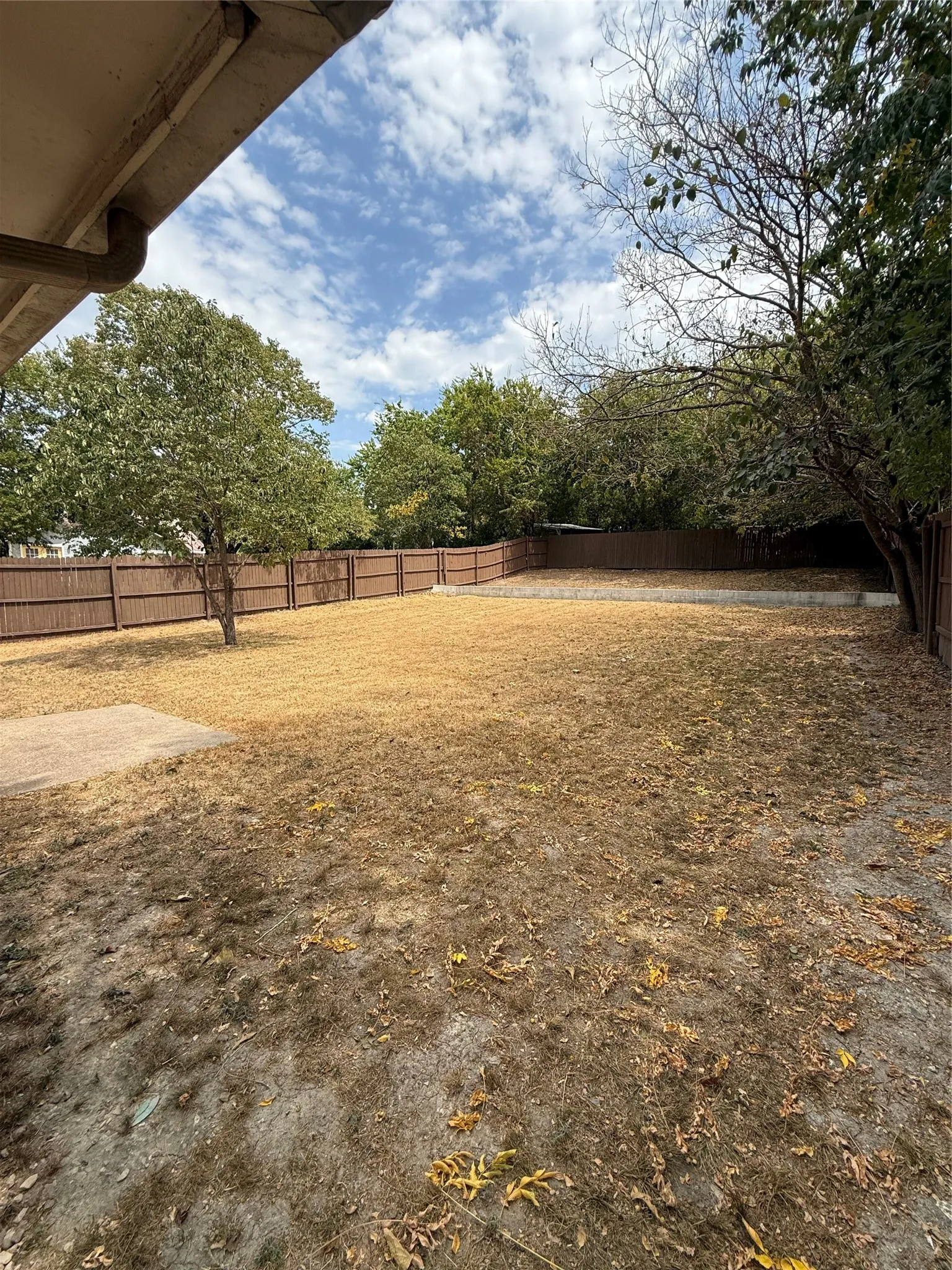 Single Family Residence For Rent in Collin County , 605 Baker Street, Mc Kinney, Texas 75069, 3 Bedroom, 2 Bathroom, 1 Garage spaces, 1,245 Sqft, built in 1985, mls#21374338, Real Estate Agent in Mc Kinney, Homes For Rent in Collin county, Homes For Rent in Mc Kinney, Realtor in Mc Kinney Texas, Real Estate Brokerage Independent Realty Texas, Luminita Cordes Realtor
