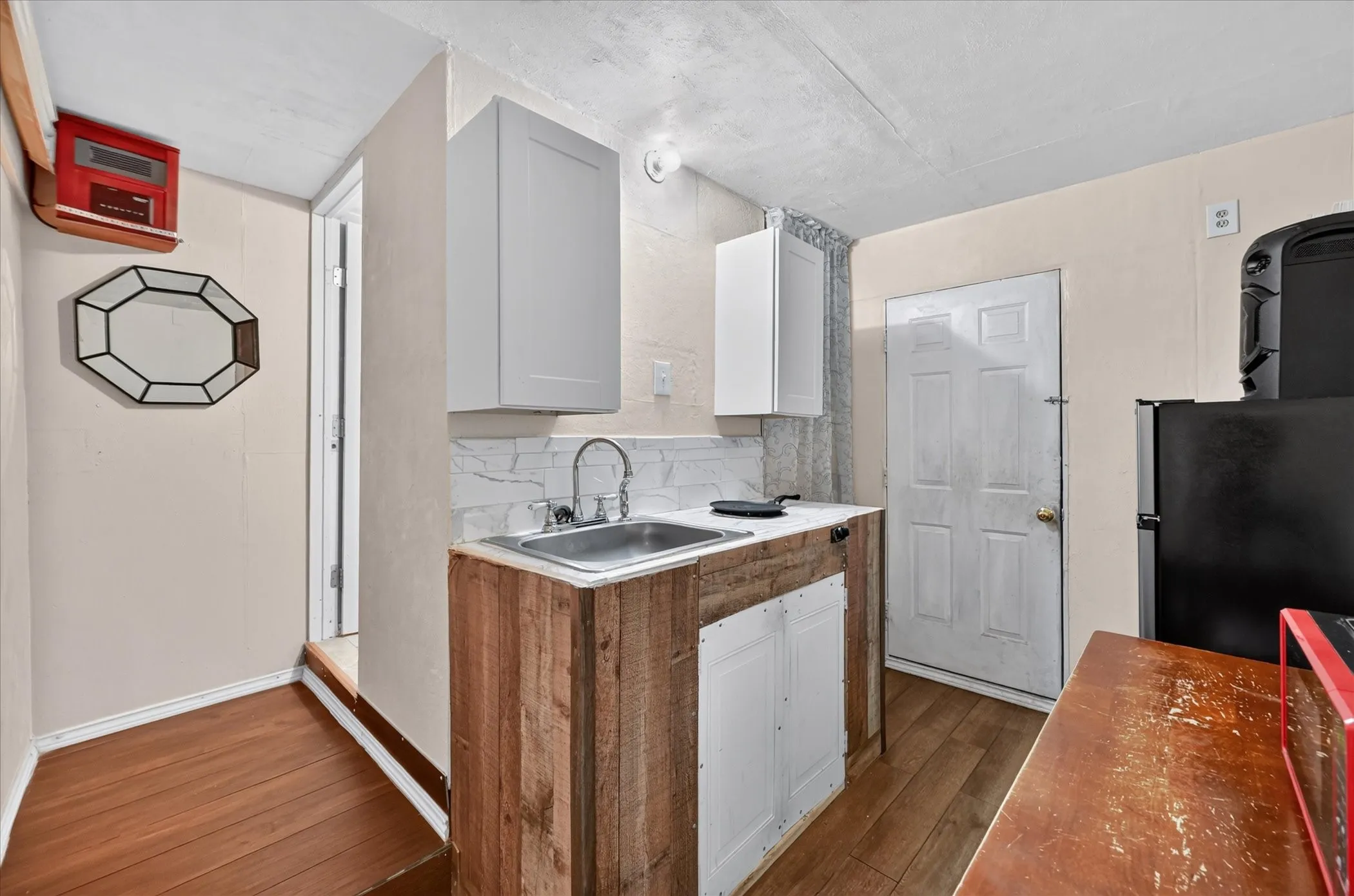 Single Family Residence For Sale in Tarrant County , 5800 Isbell Street, Sansom Park, Texas 76114, 6 Bedroom, 4 Bathroom, Garage spaces, 2,507 Sqft, built in 1952, mls#21372629, Real Estate Agent in Sansom Park, Homes For Sale in Tarrant county, Homes For Sale in Sansom Park, Realtor in Sansom Park Texas, Real Estate Brokerage Independent Realty Texas, Luminita Cordes Realtor