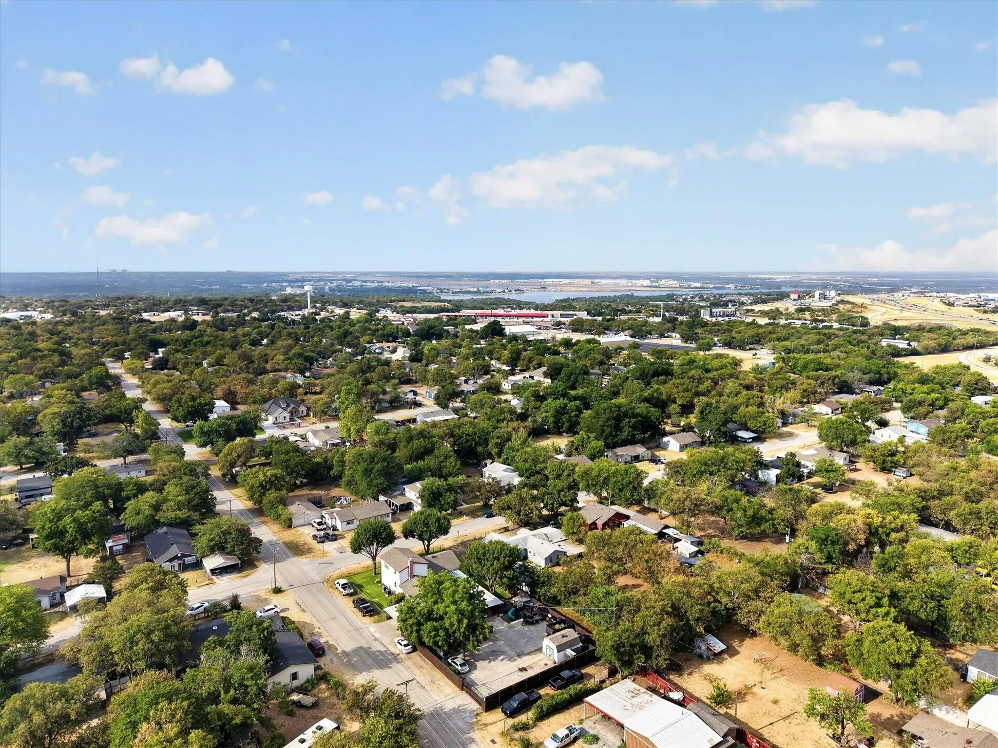 Single Family Residence For Sale in Tarrant County , 5800 Isbell Street, Sansom Park, Texas 76114, 6 Bedroom, 4 Bathroom, Garage spaces, 2,507 Sqft, built in 1952, mls#21372629, Real Estate Agent in Sansom Park, Homes For Sale in Tarrant county, Homes For Sale in Sansom Park, Realtor in Sansom Park Texas, Real Estate Brokerage Independent Realty Texas, Luminita Cordes Realtor