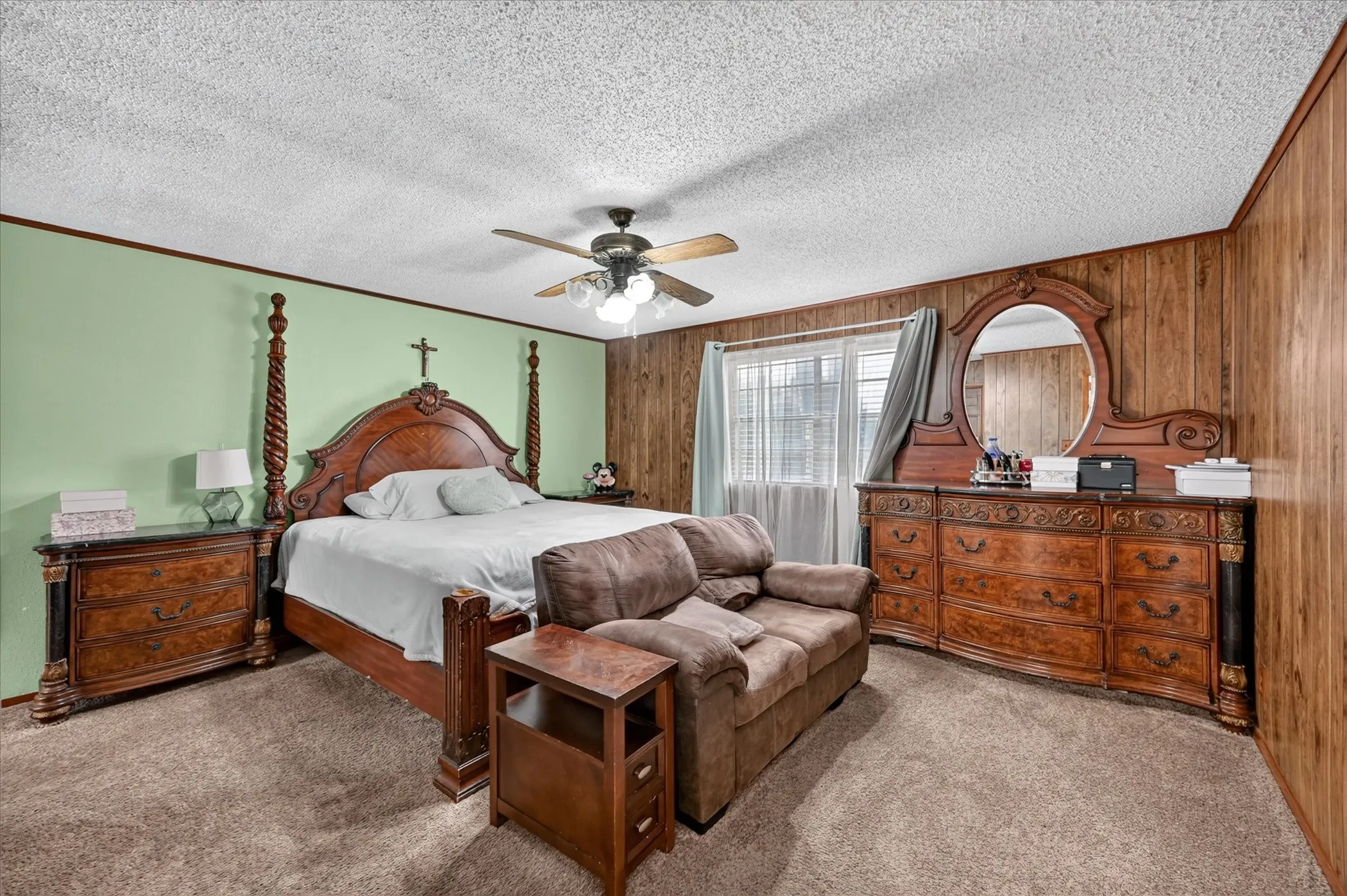 Single Family Residence For Sale in Tarrant County , 5800 Isbell Street, Sansom Park, Texas 76114, 6 Bedroom, 4 Bathroom, Garage spaces, 2,507 Sqft, built in 1952, mls#21372629, Real Estate Agent in Sansom Park, Homes For Sale in Tarrant county, Homes For Sale in Sansom Park, Realtor in Sansom Park Texas, Real Estate Brokerage Independent Realty Texas, Luminita Cordes Realtor