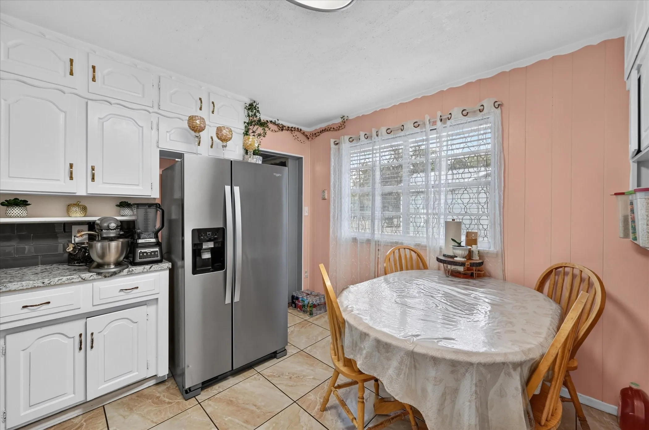 Single Family Residence For Sale in Tarrant County , 5800 Isbell Street, Sansom Park, Texas 76114, 6 Bedroom, 4 Bathroom, Garage spaces, 2,507 Sqft, built in 1952, mls#21372629, Real Estate Agent in Sansom Park, Homes For Sale in Tarrant county, Homes For Sale in Sansom Park, Realtor in Sansom Park Texas, Real Estate Brokerage Independent Realty Texas, Luminita Cordes Realtor