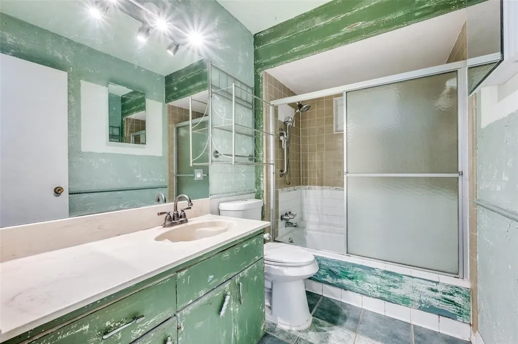 Condominium For Sale in Dallas County , 9843 Park Lane Court, Dallas, Texas 75220, 2 Bedroom, 2 Bathroom, Garage spaces, 1,050 Sqft, built in 1968, mls#21374365, Real Estate Agent in Dallas, Homes For Sale in Dallas county, Homes For Sale in Dallas, Realtor in Dallas Texas, Real Estate Brokerage Independent Realty Texas, Luminita Cordes Realtor
