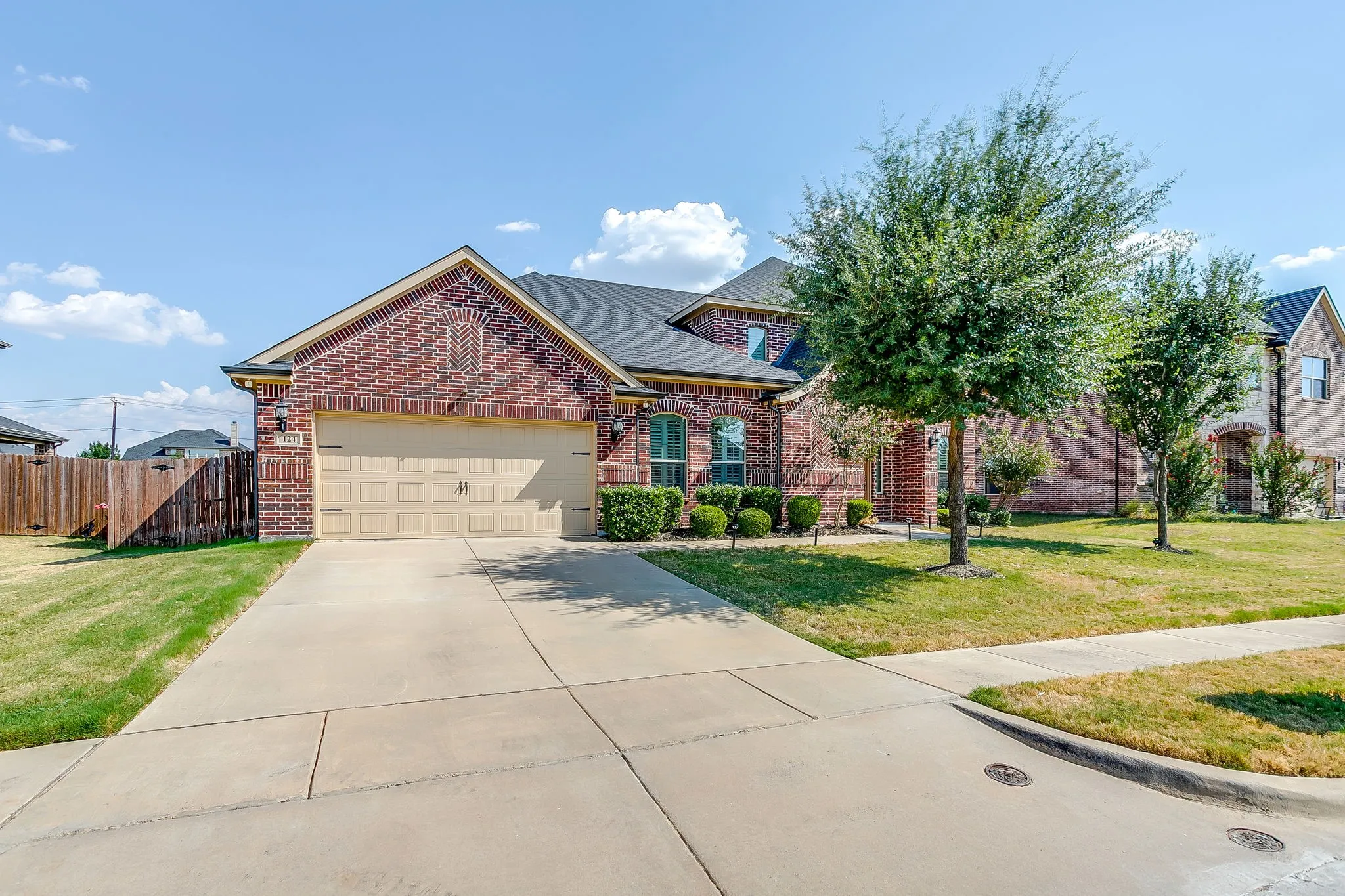 124 Lone Oak