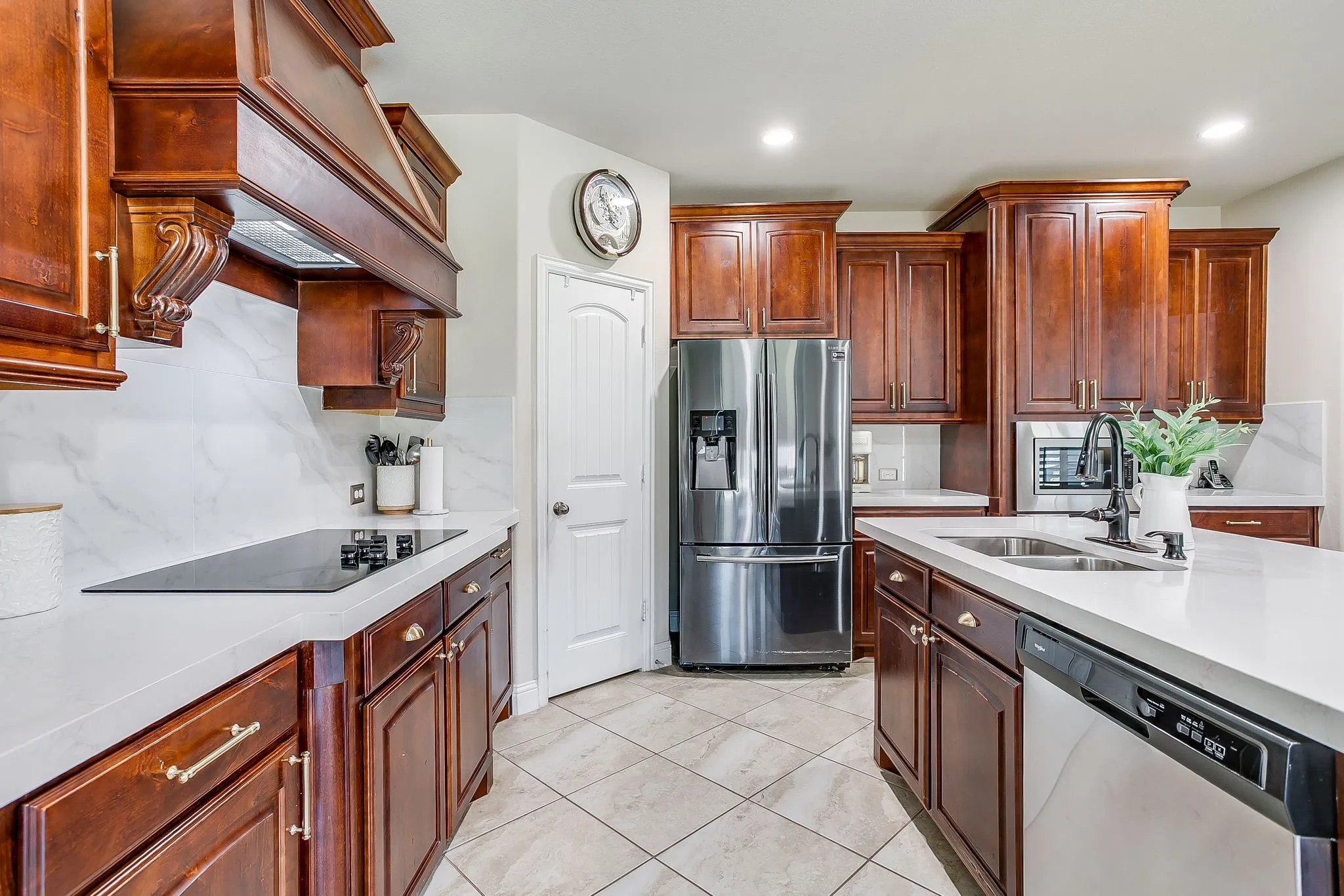 Single Family Residence For Sale in Tarrant County , 124 Lone Oak Drive, Crowley, Texas 76036, 4 Bedroom, 3 Bathroom, 2 Garage spaces, 2,889 Sqft, built in 2018, mls#21373479, Real Estate Agent in Crowley, Homes For Sale in Tarrant county, Homes For Sale in Crowley, Realtor in Crowley Texas, Real Estate Brokerage Independent Realty Texas, Luminita Cordes Realtor