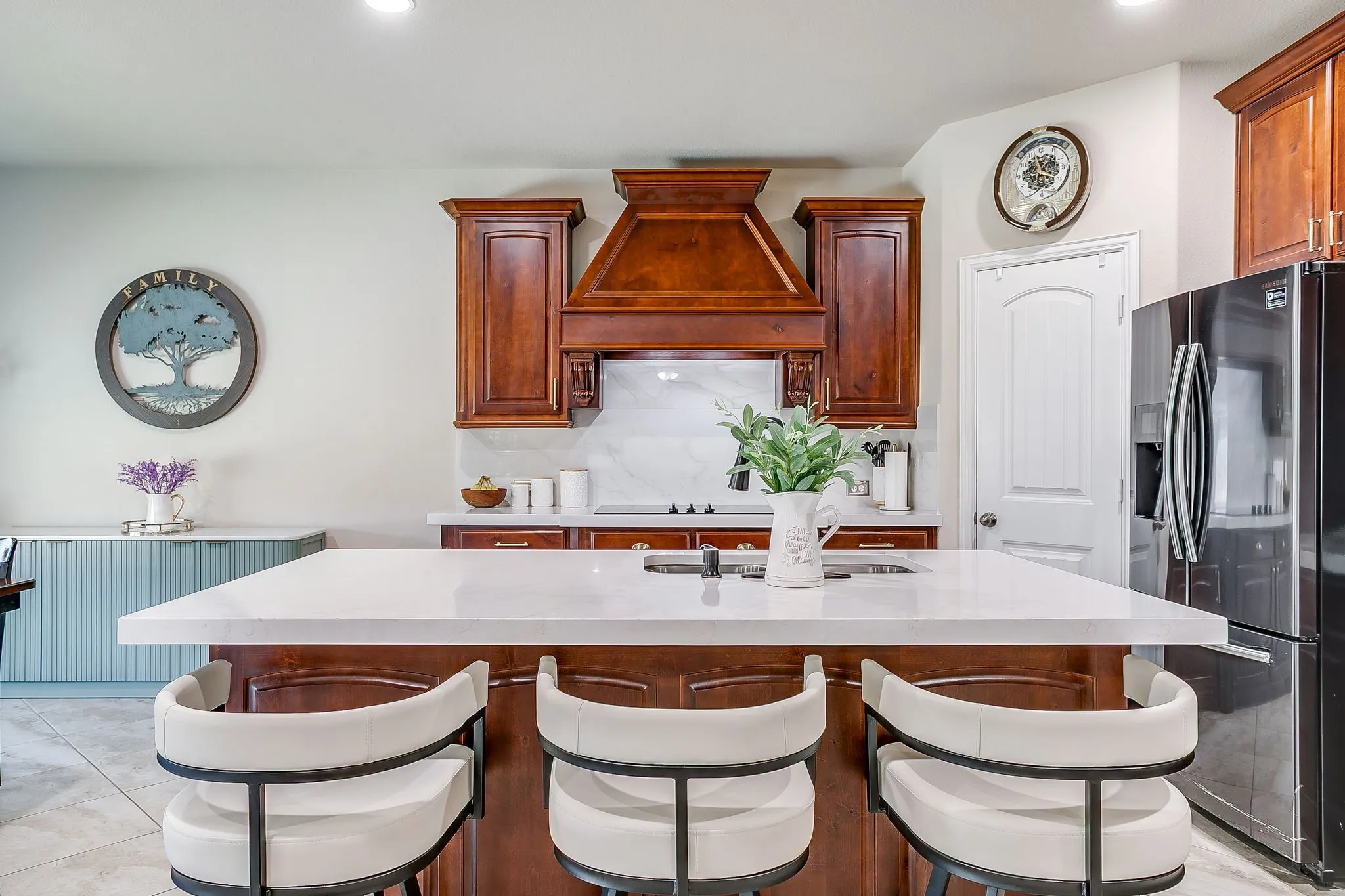 Single Family Residence For Sale in Tarrant County , 124 Lone Oak Drive, Crowley, Texas 76036, 4 Bedroom, 3 Bathroom, 2 Garage spaces, 2,889 Sqft, built in 2018, mls#21373479, Real Estate Agent in Crowley, Homes For Sale in Tarrant county, Homes For Sale in Crowley, Realtor in Crowley Texas, Real Estate Brokerage Independent Realty Texas, Luminita Cordes Realtor