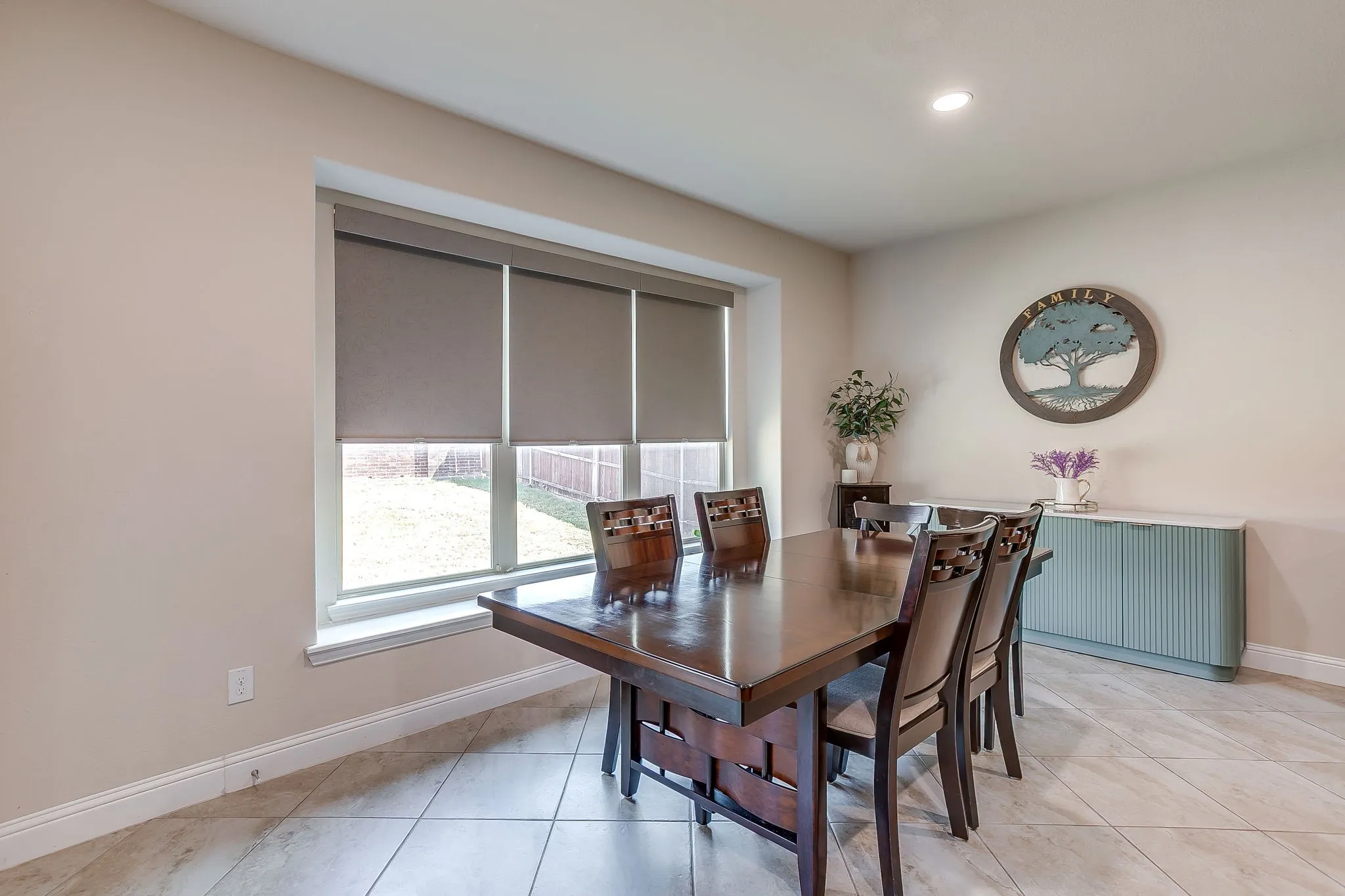 Single Family Residence For Sale in Tarrant County , 124 Lone Oak Drive, Crowley, Texas 76036, 4 Bedroom, 3 Bathroom, 2 Garage spaces, 2,889 Sqft, built in 2018, mls#21373479, Real Estate Agent in Crowley, Homes For Sale in Tarrant county, Homes For Sale in Crowley, Realtor in Crowley Texas, Real Estate Brokerage Independent Realty Texas, Luminita Cordes Realtor