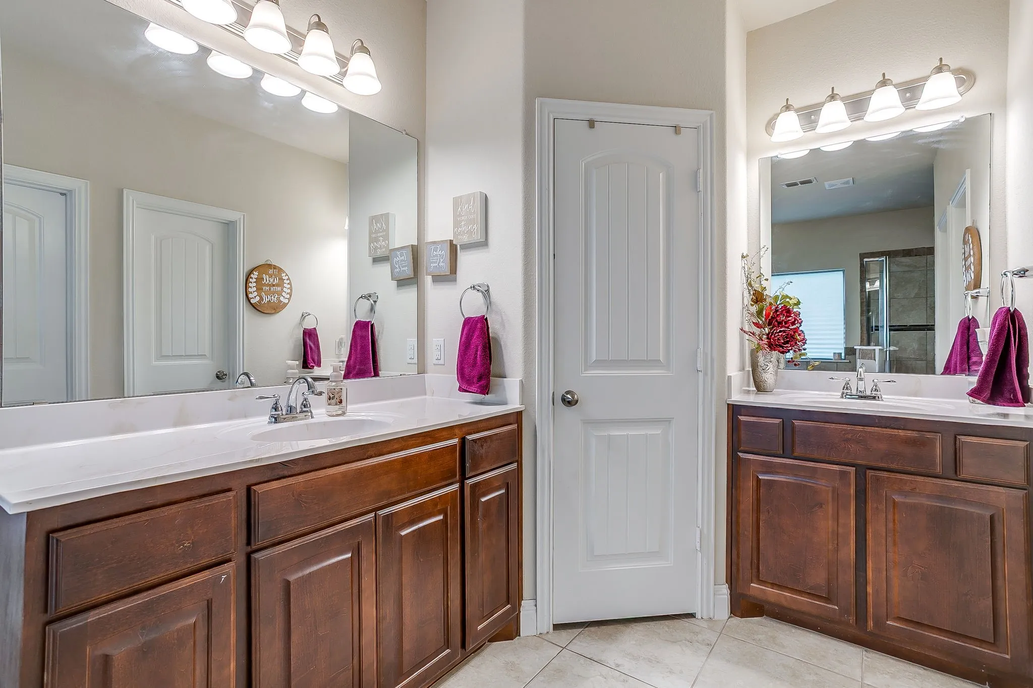 Single Family Residence For Sale in Tarrant County , 124 Lone Oak Drive, Crowley, Texas 76036, 4 Bedroom, 3 Bathroom, 2 Garage spaces, 2,889 Sqft, built in 2018, mls#21373479, Real Estate Agent in Crowley, Homes For Sale in Tarrant county, Homes For Sale in Crowley, Realtor in Crowley Texas, Real Estate Brokerage Independent Realty Texas, Luminita Cordes Realtor