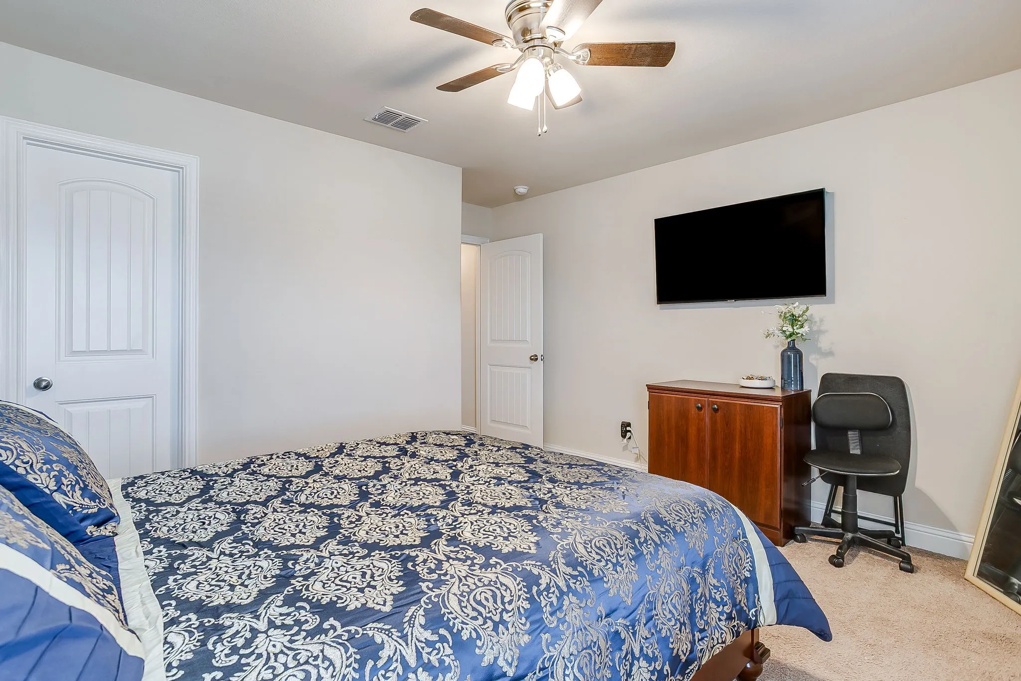 Upstairs Bedroom 4