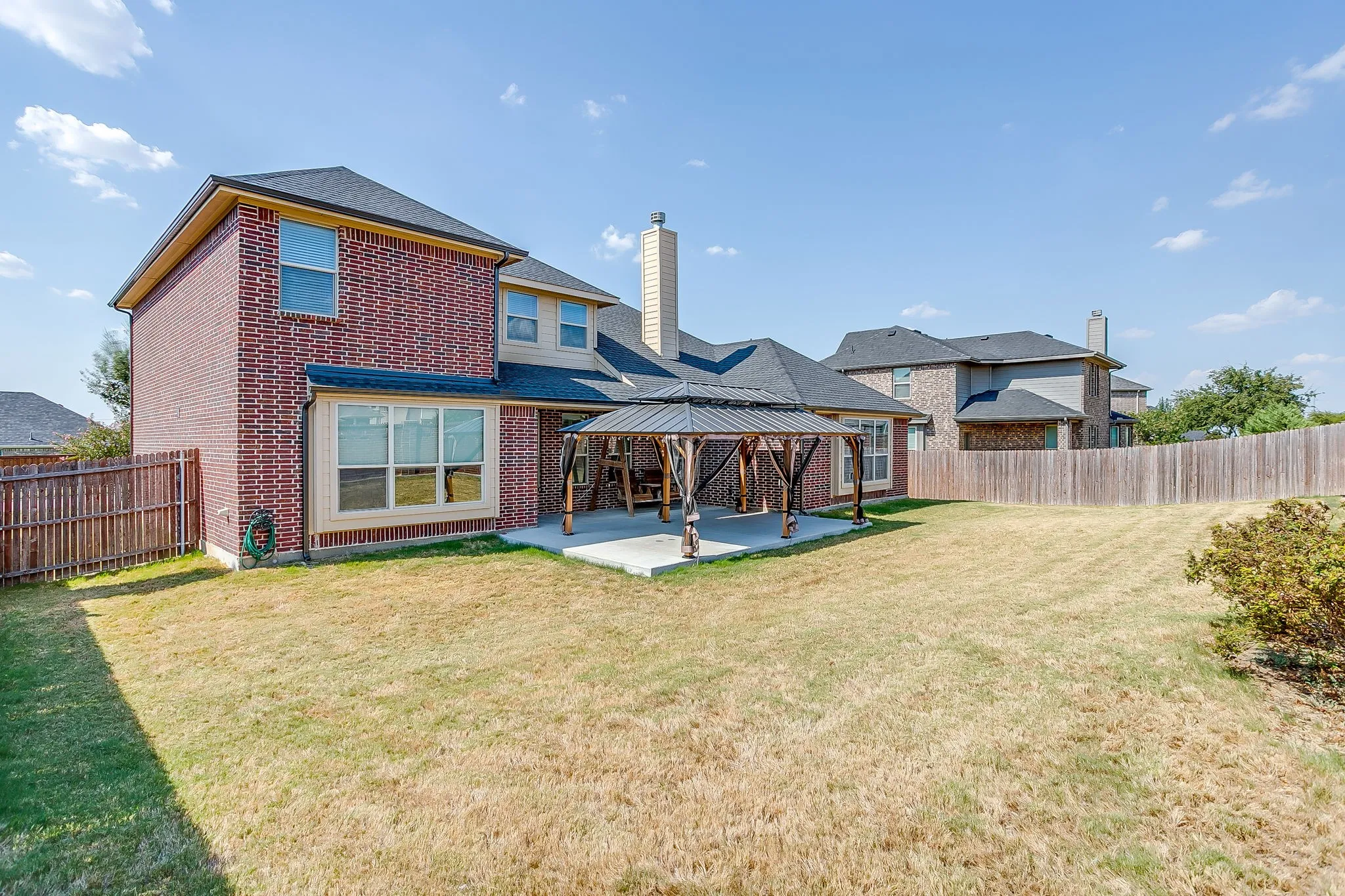 Single Family Residence For Sale in Tarrant County , 124 Lone Oak Drive, Crowley, Texas 76036, 4 Bedroom, 3 Bathroom, 2 Garage spaces, 2,889 Sqft, built in 2018, mls#21373479, Real Estate Agent in Crowley, Homes For Sale in Tarrant county, Homes For Sale in Crowley, Realtor in Crowley Texas, Real Estate Brokerage Independent Realty Texas, Luminita Cordes Realtor