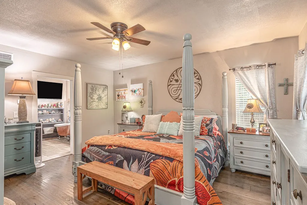 Single Family Residence For Sale in Hunt County , 4129 County Road 4111, Campbell, Texas 75422, 3 Bedroom, 2 Bathroom, Garage spaces, 2,160 Sqft, built in 2015, mls#21374044, Real Estate Agent in Campbell, Homes For Sale in Hunt county, Homes For Sale in Campbell, Realtor in Campbell Texas, Real Estate Brokerage Independent Realty Texas, Luminita Cordes Realtor