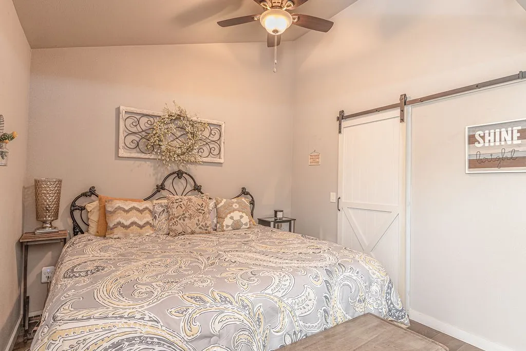 Bedroom​​‌​​​​‌​​‌‌​‌‌​​​‌‌​‌​‌​‌​​​‌​​ 3