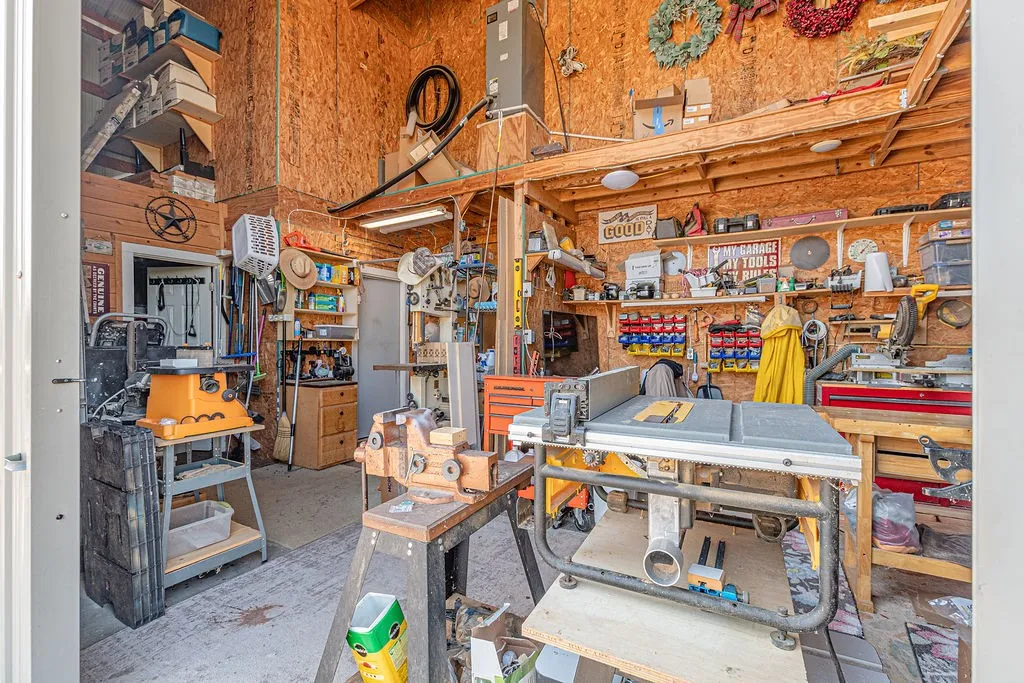 Barndo workshop with loft storage