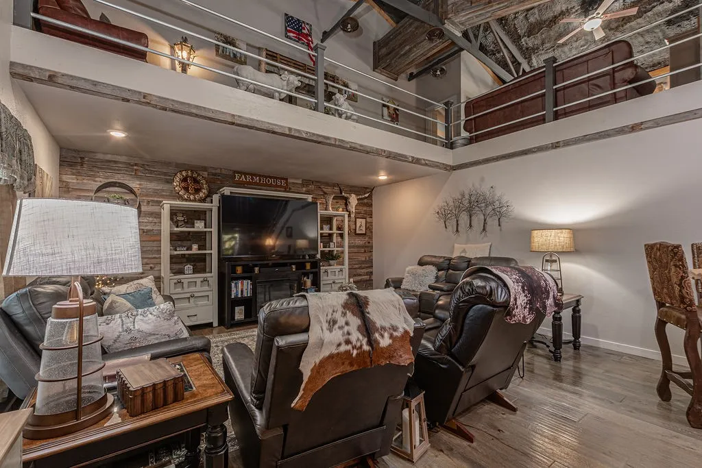 Single Family Residence For Sale in Hunt County , 4129 County Road 4111, Campbell, Texas 75422, 3 Bedroom, 2 Bathroom, Garage spaces, 2,160 Sqft, built in 2015, mls#21374044, Real Estate Agent in Campbell, Homes For Sale in Hunt county, Homes For Sale in Campbell, Realtor in Campbell Texas, Real Estate Brokerage Independent Realty Texas, Luminita Cordes Realtor