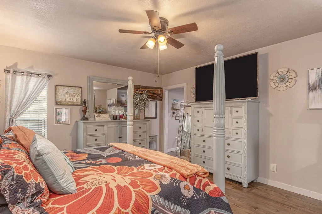 Single Family Residence For Sale in Hunt County , 4129 County Road 4111, Campbell, Texas 75422, 3 Bedroom, 2 Bathroom, Garage spaces, 2,160 Sqft, built in 2015, mls#21374044, Real Estate Agent in Campbell, Homes For Sale in Hunt county, Homes For Sale in Campbell, Realtor in Campbell Texas, Real Estate Brokerage Independent Realty Texas, Luminita Cordes Realtor