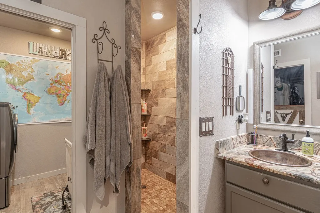 Single Family Residence For Sale in Hunt County , 4129 County Road 4111, Campbell, Texas 75422, 3 Bedroom, 2 Bathroom, Garage spaces, 2,160 Sqft, built in 2015, mls#21374044, Real Estate Agent in Campbell, Homes For Sale in Hunt county, Homes For Sale in Campbell, Realtor in Campbell Texas, Real Estate Brokerage Independent Realty Texas, Luminita Cordes Realtor