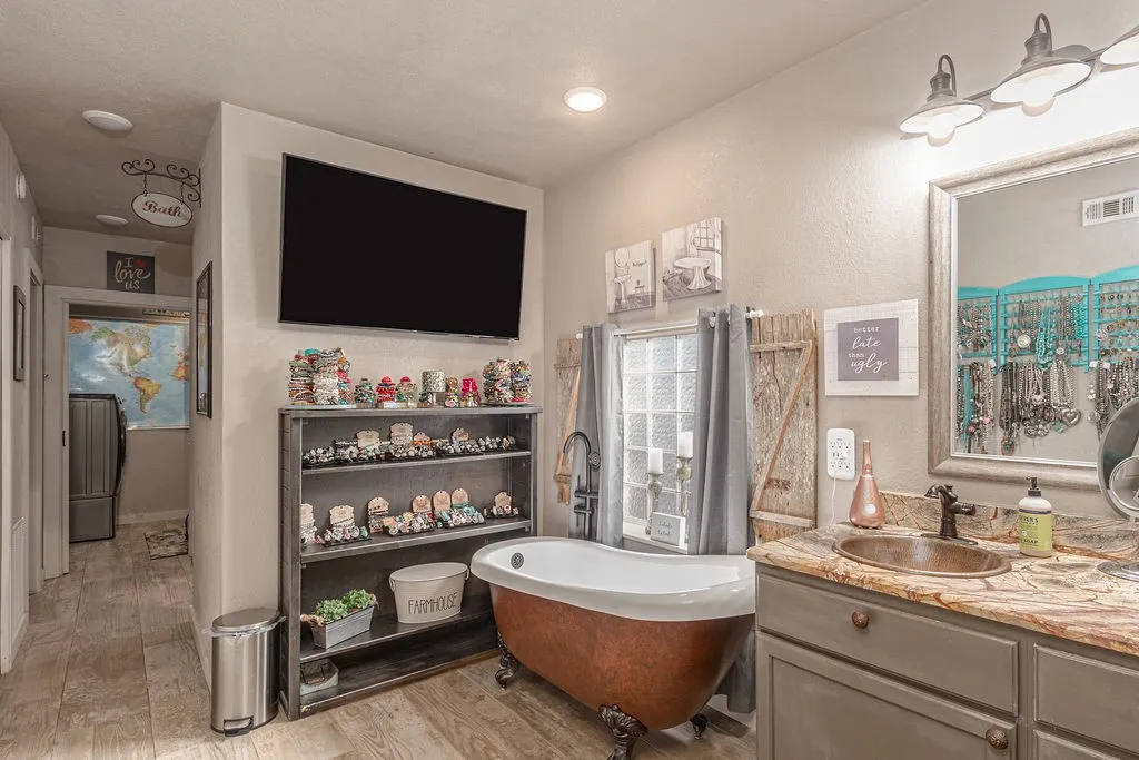 Single Family Residence For Sale in Hunt County , 4129 County Road 4111, Campbell, Texas 75422, 3 Bedroom, 2 Bathroom, Garage spaces, 2,160 Sqft, built in 2015, mls#21374044, Real Estate Agent in Campbell, Homes For Sale in Hunt county, Homes For Sale in Campbell, Realtor in Campbell Texas, Real Estate Brokerage Independent Realty Texas, Luminita Cordes Realtor