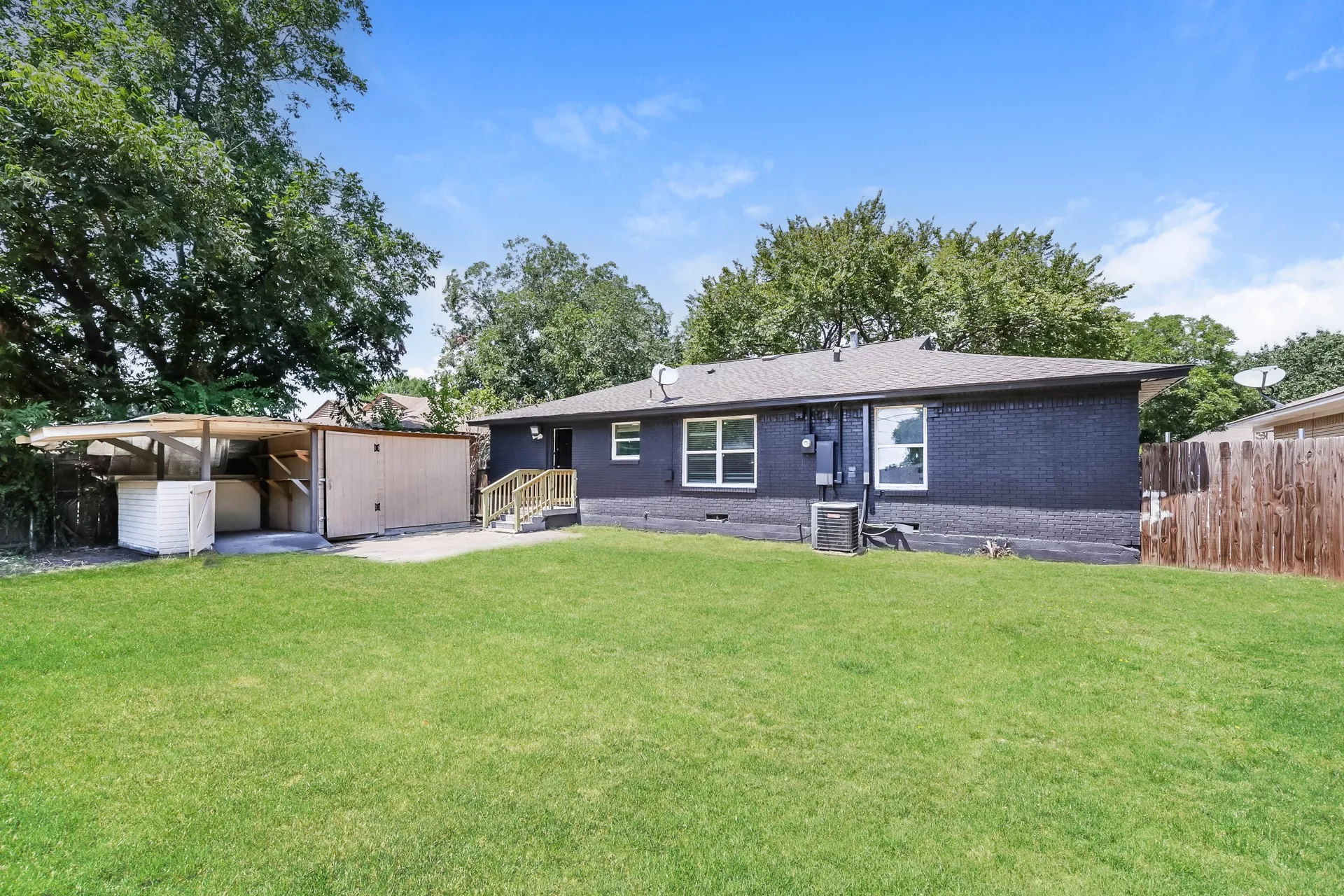 Single Family Residence For Sale in Dallas County , 7832 Seydel Street, Dallas, Texas 75217, 4 Bedroom, 3 Bathroom, Garage spaces, 1,538 Sqft, built in 1954, mls#21374370, Real Estate Agent in Dallas, Homes For Sale in Dallas county, Homes For Sale in Dallas, Realtor in Dallas Texas, Real Estate Brokerage Independent Realty Texas, Luminita Cordes Realtor