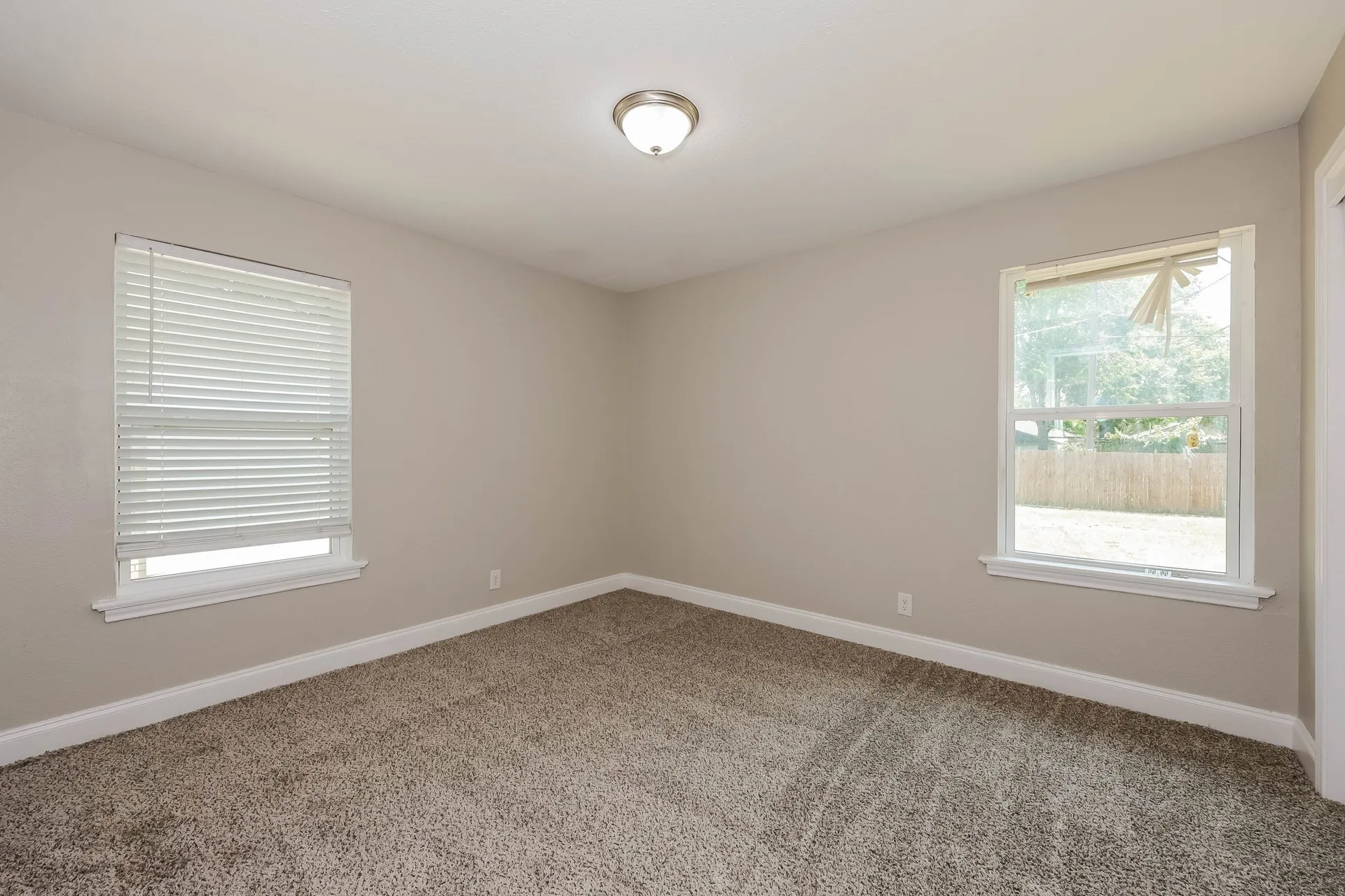 Single Family Residence For Sale in Dallas County , 7832 Seydel Street, Dallas, Texas 75217, 4 Bedroom, 3 Bathroom, Garage spaces, 1,538 Sqft, built in 1954, mls#21374370, Real Estate Agent in Dallas, Homes For Sale in Dallas county, Homes For Sale in Dallas, Realtor in Dallas Texas, Real Estate Brokerage Independent Realty Texas, Luminita Cordes Realtor