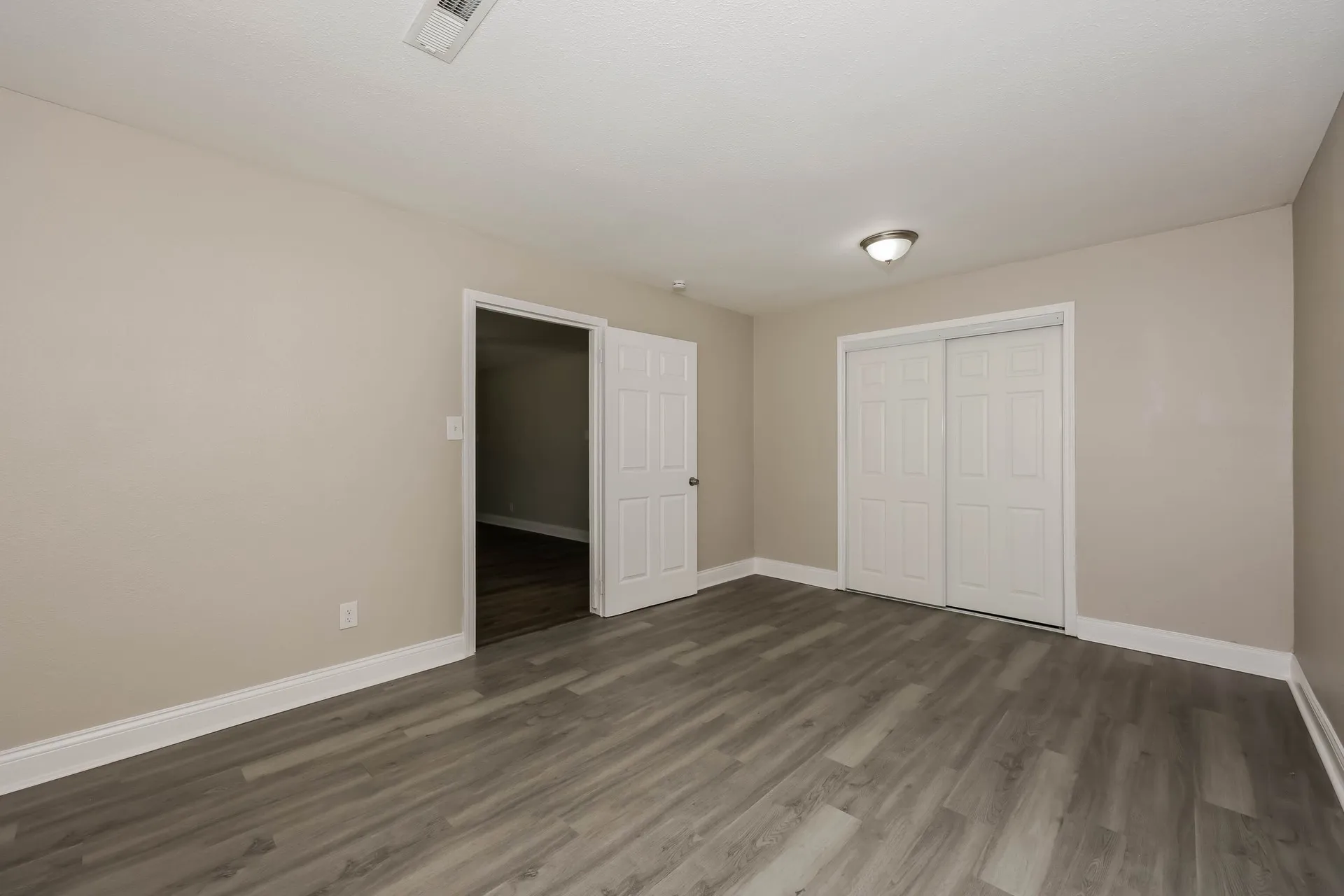 Single Family Residence For Sale in Dallas County , 7832 Seydel Street, Dallas, Texas 75217, 4 Bedroom, 3 Bathroom, Garage spaces, 1,538 Sqft, built in 1954, mls#21374370, Real Estate Agent in Dallas, Homes For Sale in Dallas county, Homes For Sale in Dallas, Realtor in Dallas Texas, Real Estate Brokerage Independent Realty Texas, Luminita Cordes Realtor