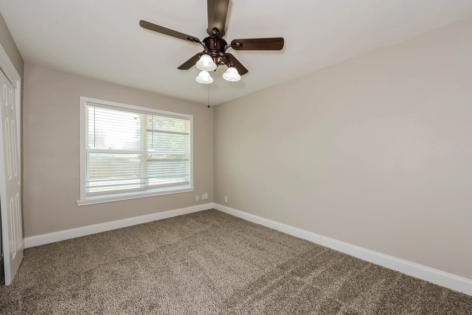 Single Family Residence For Sale in Dallas County , 7832 Seydel Street, Dallas, Texas 75217, 4 Bedroom, 3 Bathroom, Garage spaces, 1,538 Sqft, built in 1954, mls#21374370, Real Estate Agent in Dallas, Homes For Sale in Dallas county, Homes For Sale in Dallas, Realtor in Dallas Texas, Real Estate Brokerage Independent Realty Texas, Luminita Cordes Realtor
