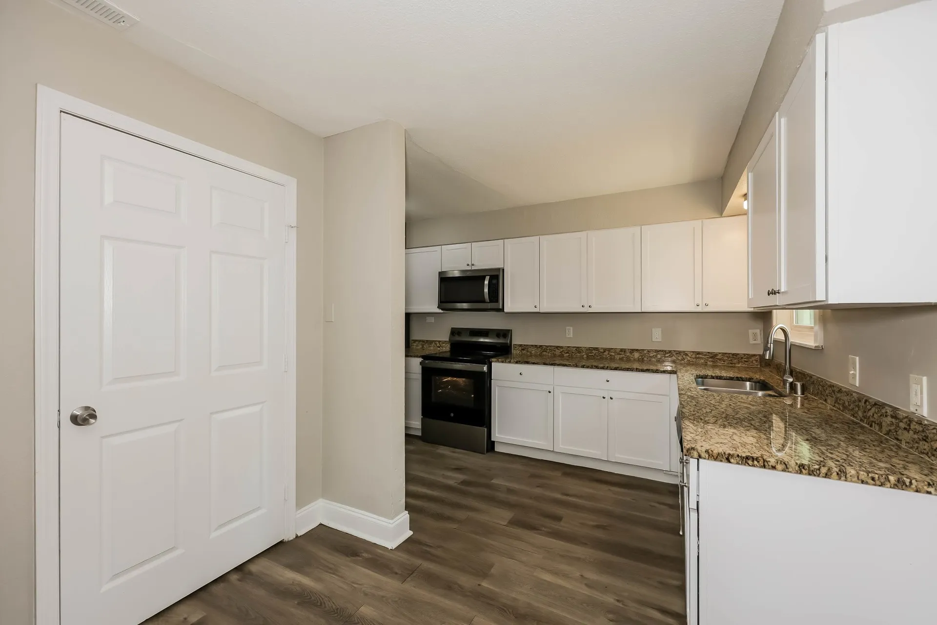 Single Family Residence For Sale in Dallas County , 7832 Seydel Street, Dallas, Texas 75217, 4 Bedroom, 3 Bathroom, Garage spaces, 1,538 Sqft, built in 1954, mls#21374370, Real Estate Agent in Dallas, Homes For Sale in Dallas county, Homes For Sale in Dallas, Realtor in Dallas Texas, Real Estate Brokerage Independent Realty Texas, Luminita Cordes Realtor
