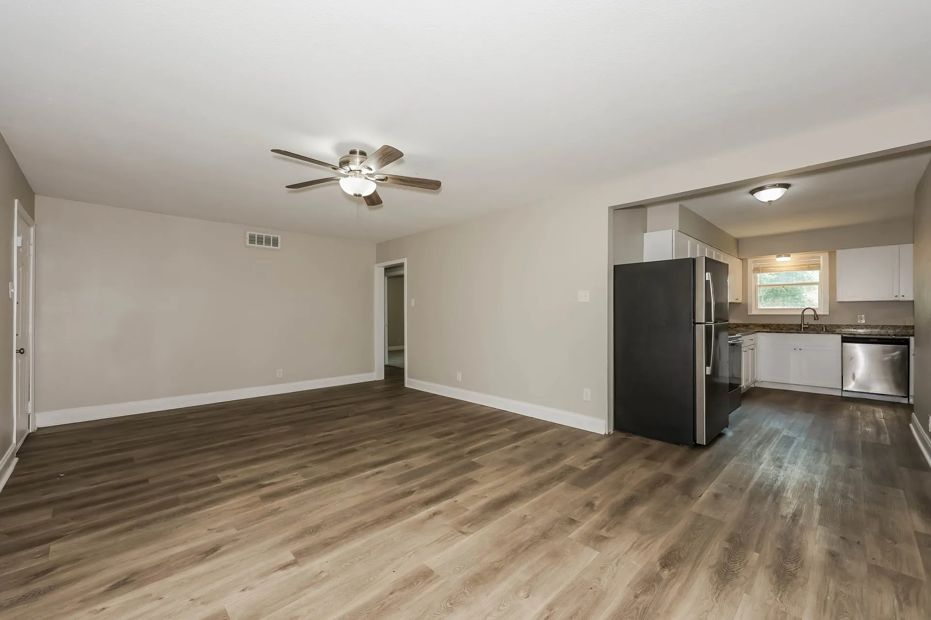 Single Family Residence For Sale in Dallas County , 7832 Seydel Street, Dallas, Texas 75217, 4 Bedroom, 3 Bathroom, Garage spaces, 1,538 Sqft, built in 1954, mls#21374370, Real Estate Agent in Dallas, Homes For Sale in Dallas county, Homes For Sale in Dallas, Realtor in Dallas Texas, Real Estate Brokerage Independent Realty Texas, Luminita Cordes Realtor
