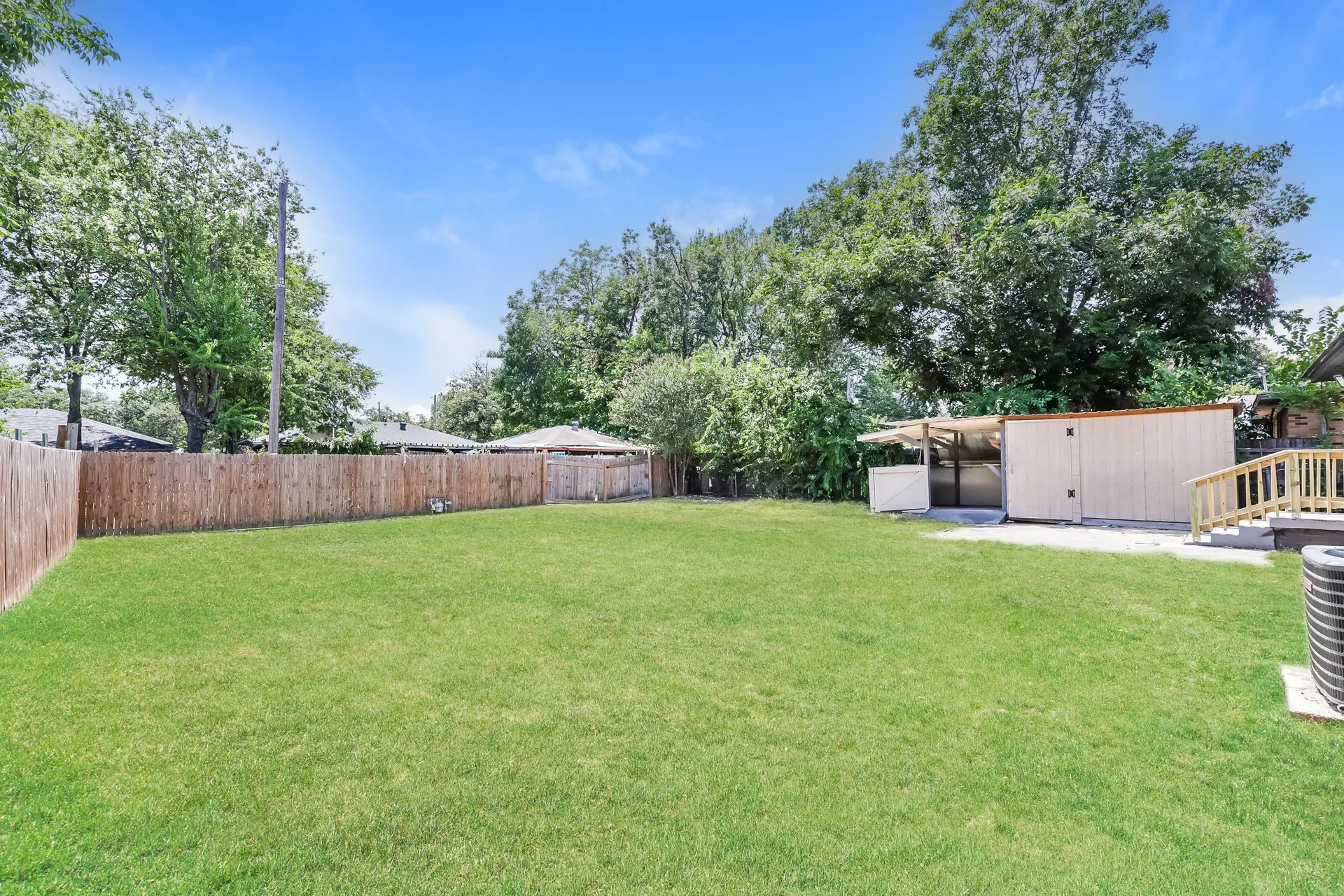 Single Family Residence For Sale in Dallas County , 7832 Seydel Street, Dallas, Texas 75217, 4 Bedroom, 3 Bathroom, Garage spaces, 1,538 Sqft, built in 1954, mls#21374370, Real Estate Agent in Dallas, Homes For Sale in Dallas county, Homes For Sale in Dallas, Realtor in Dallas Texas, Real Estate Brokerage Independent Realty Texas, Luminita Cordes Realtor