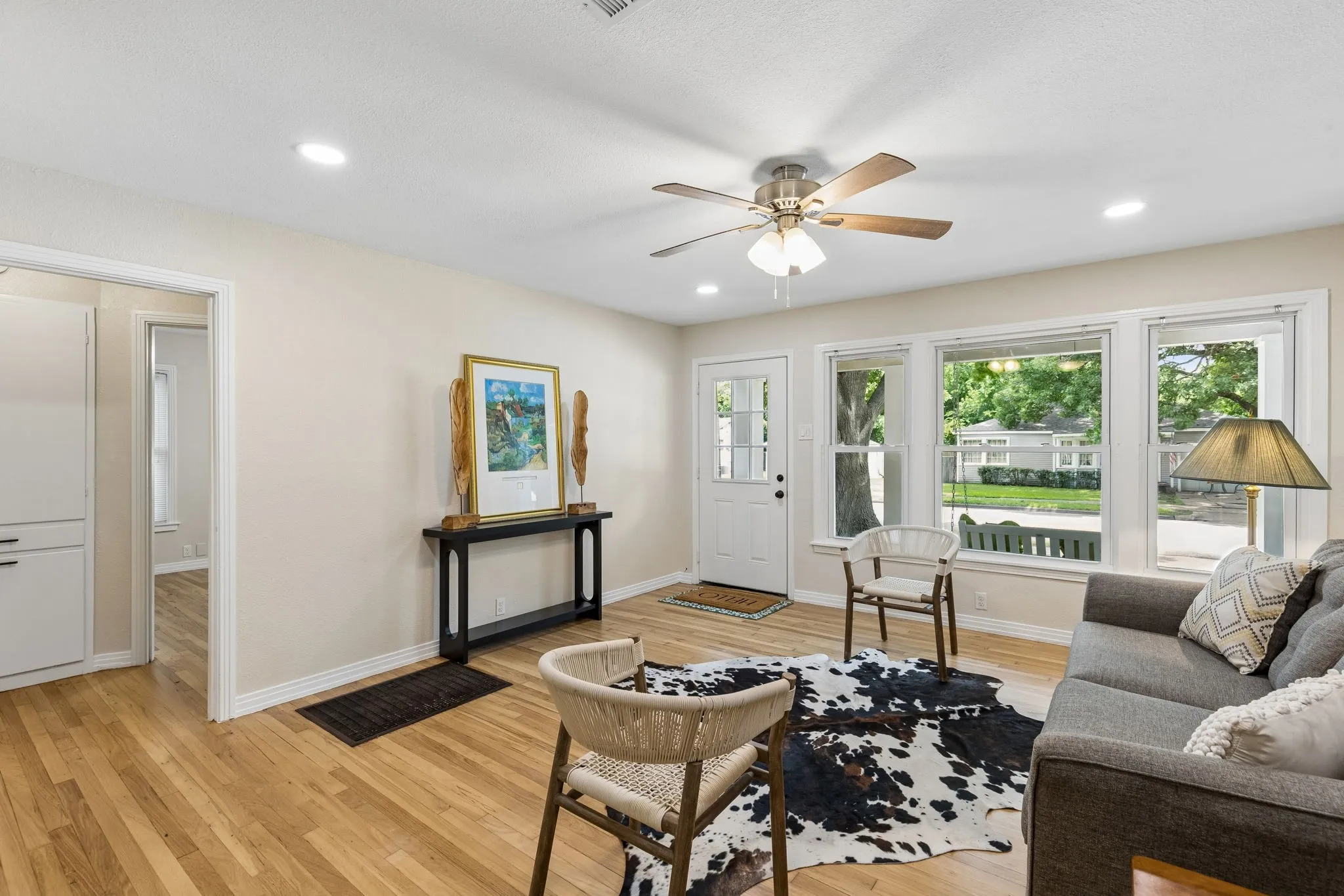 Single Family Residence For Rent in Grayson County , 411 W Taylor Street, Sherman, Texas 75092, 3 Bedroom, 2 Bathroom, 1 Garage spaces, 1,300 Sqft, built in 1952, mls#21369350, Real Estate Agent in Sherman, Homes For Rent in Grayson county, Homes For Rent in Sherman, Realtor in Sherman Texas, Real Estate Brokerage Independent Realty Texas, Luminita Cordes Realtor