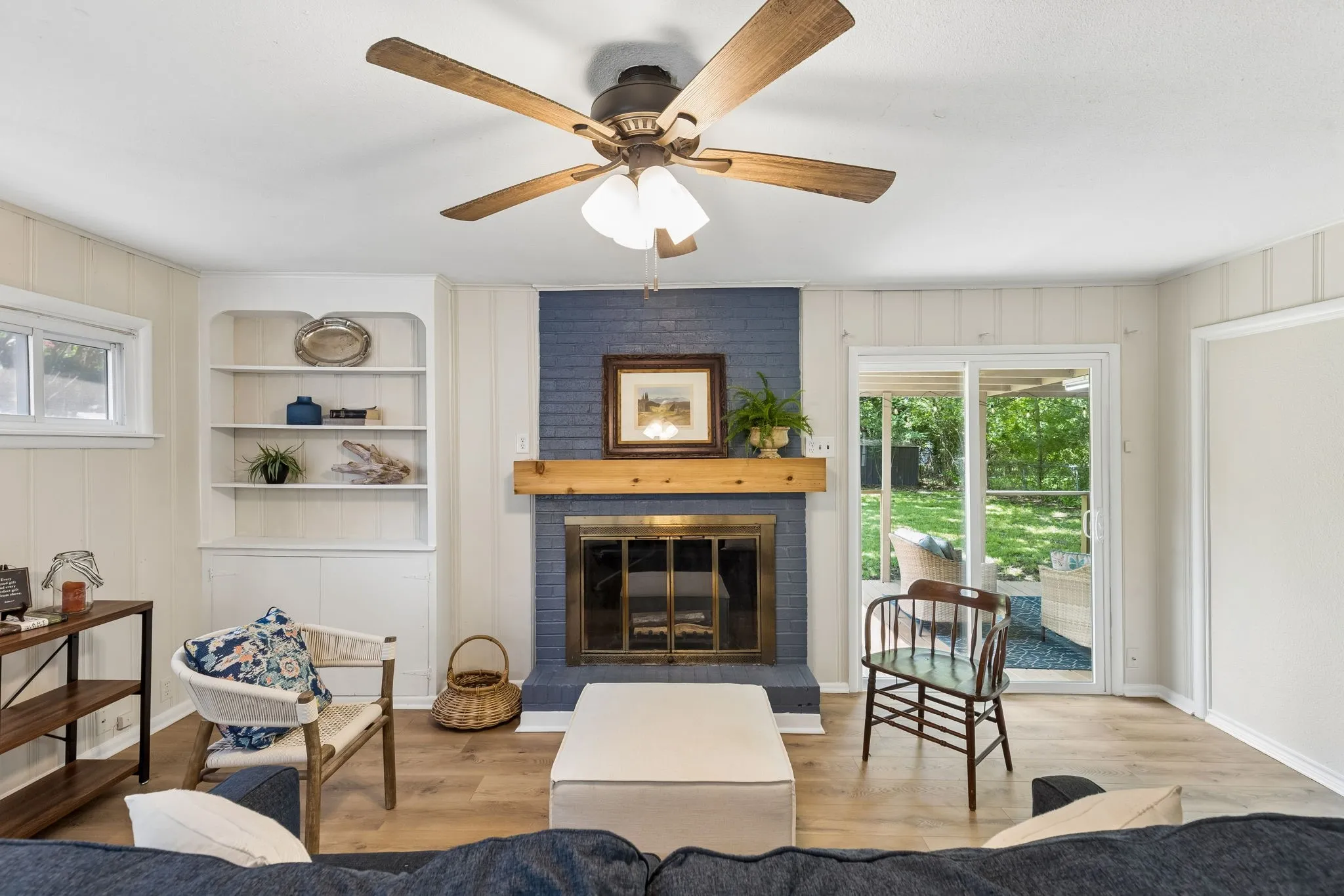 Single Family Residence For Rent in Grayson County , 411 W Taylor Street, Sherman, Texas 75092, 3 Bedroom, 2 Bathroom, 1 Garage spaces, 1,300 Sqft, built in 1952, mls#21369350, Real Estate Agent in Sherman, Homes For Rent in Grayson county, Homes For Rent in Sherman, Realtor in Sherman Texas, Real Estate Brokerage Independent Realty Texas, Luminita Cordes Realtor