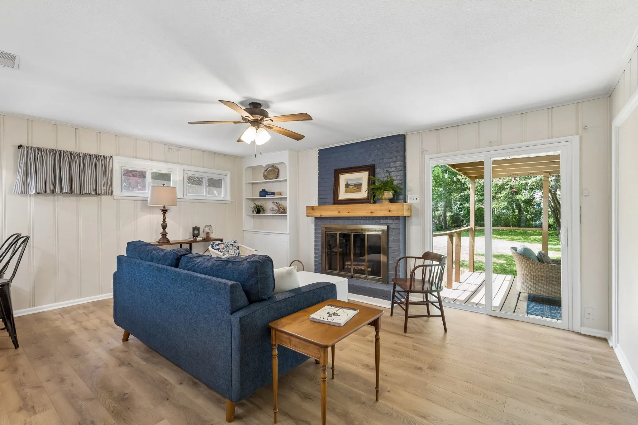 Single Family Residence For Rent in Grayson County , 411 W Taylor Street, Sherman, Texas 75092, 3 Bedroom, 2 Bathroom, 1 Garage spaces, 1,300 Sqft, built in 1952, mls#21369350, Real Estate Agent in Sherman, Homes For Rent in Grayson county, Homes For Rent in Sherman, Realtor in Sherman Texas, Real Estate Brokerage Independent Realty Texas, Luminita Cordes Realtor