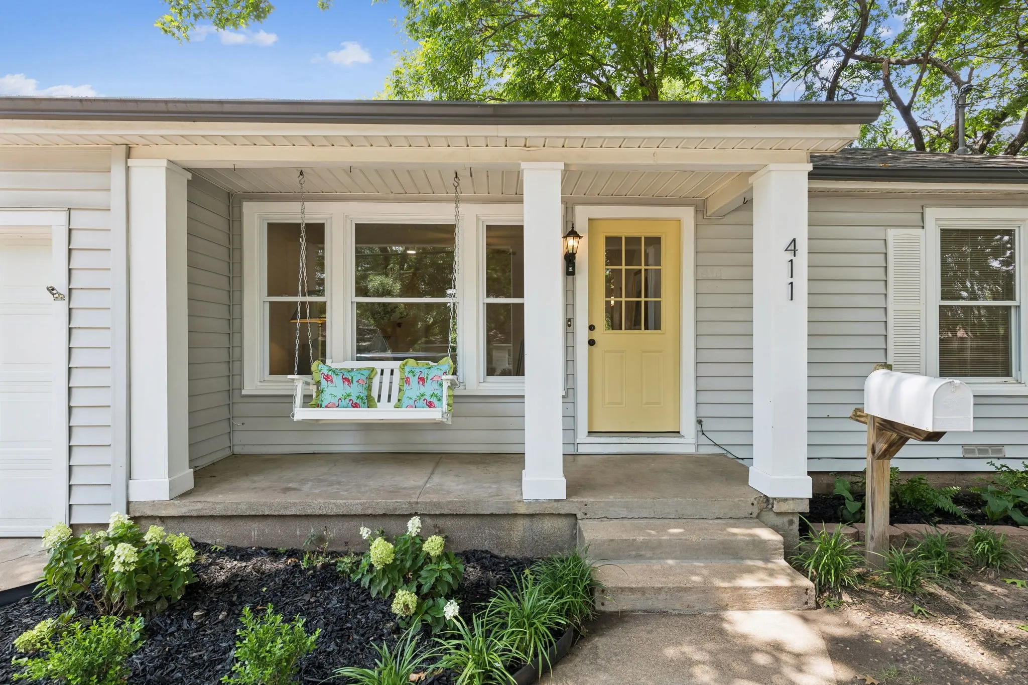 Single Family Residence For Rent in Grayson County , 411 W Taylor Street, Sherman, Texas 75092, 3 Bedroom, 2 Bathroom, 1 Garage spaces, 1,300 Sqft, built in 1952, mls#21369350, Real Estate Agent in Sherman, Homes For Rent in Grayson county, Homes For Rent in Sherman, Realtor in Sherman Texas, Real Estate Brokerage Independent Realty Texas, Luminita Cordes Realtor