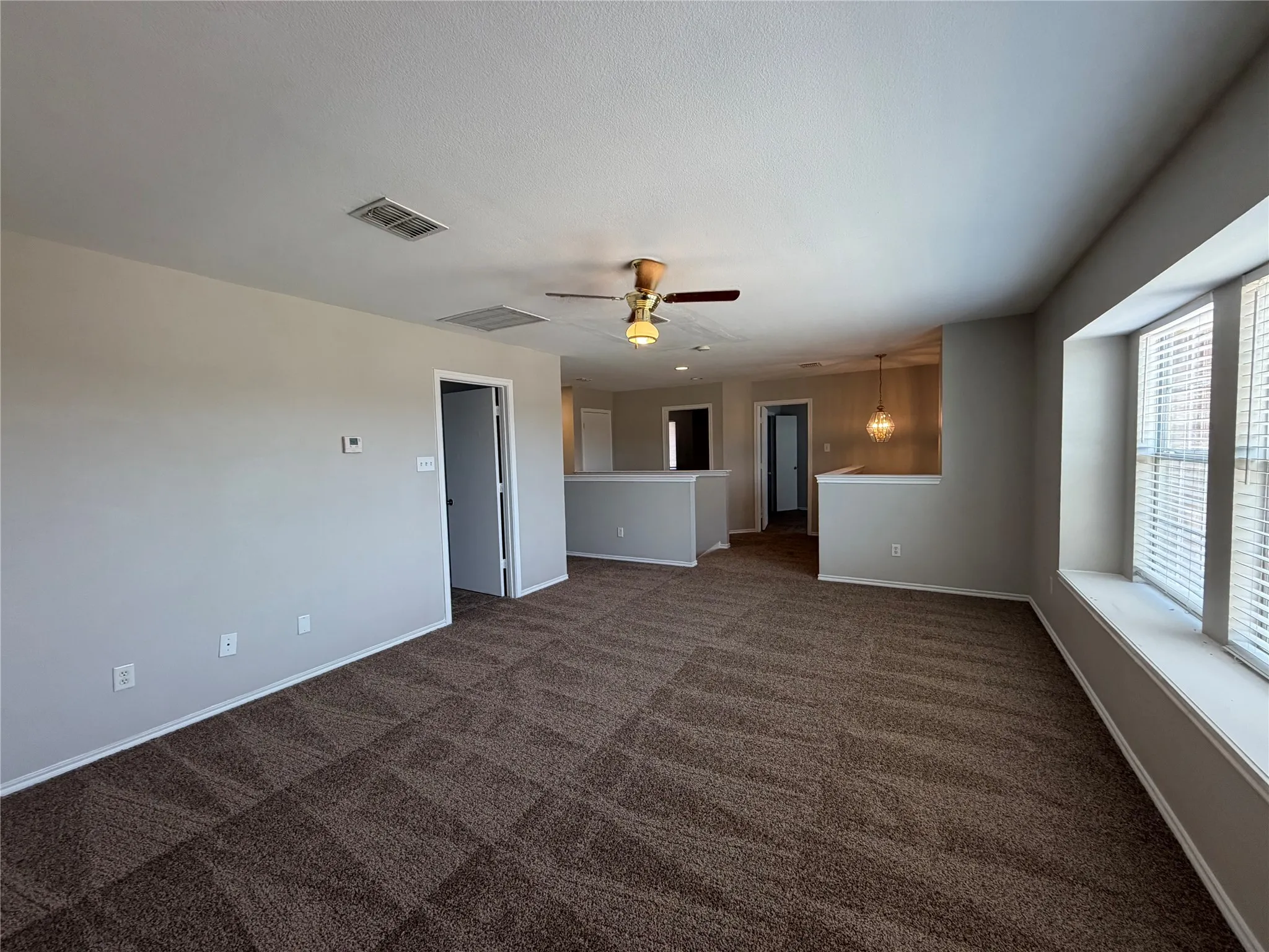 Single Family Residence For Rent in Tarrant County , 8512 Prairie Wind Trail, Fort Worth, Texas 76134, 4 Bedroom, 3 Bathroom, 2 Garage spaces, 2,601 Sqft, built in 2004, mls#21374356, Real Estate Agent in Fort Worth, Homes For Rent in Tarrant county, Homes For Rent in Fort Worth, Realtor in Fort Worth Texas, Real Estate Brokerage Independent Realty Texas, Luminita Cordes Realtor
