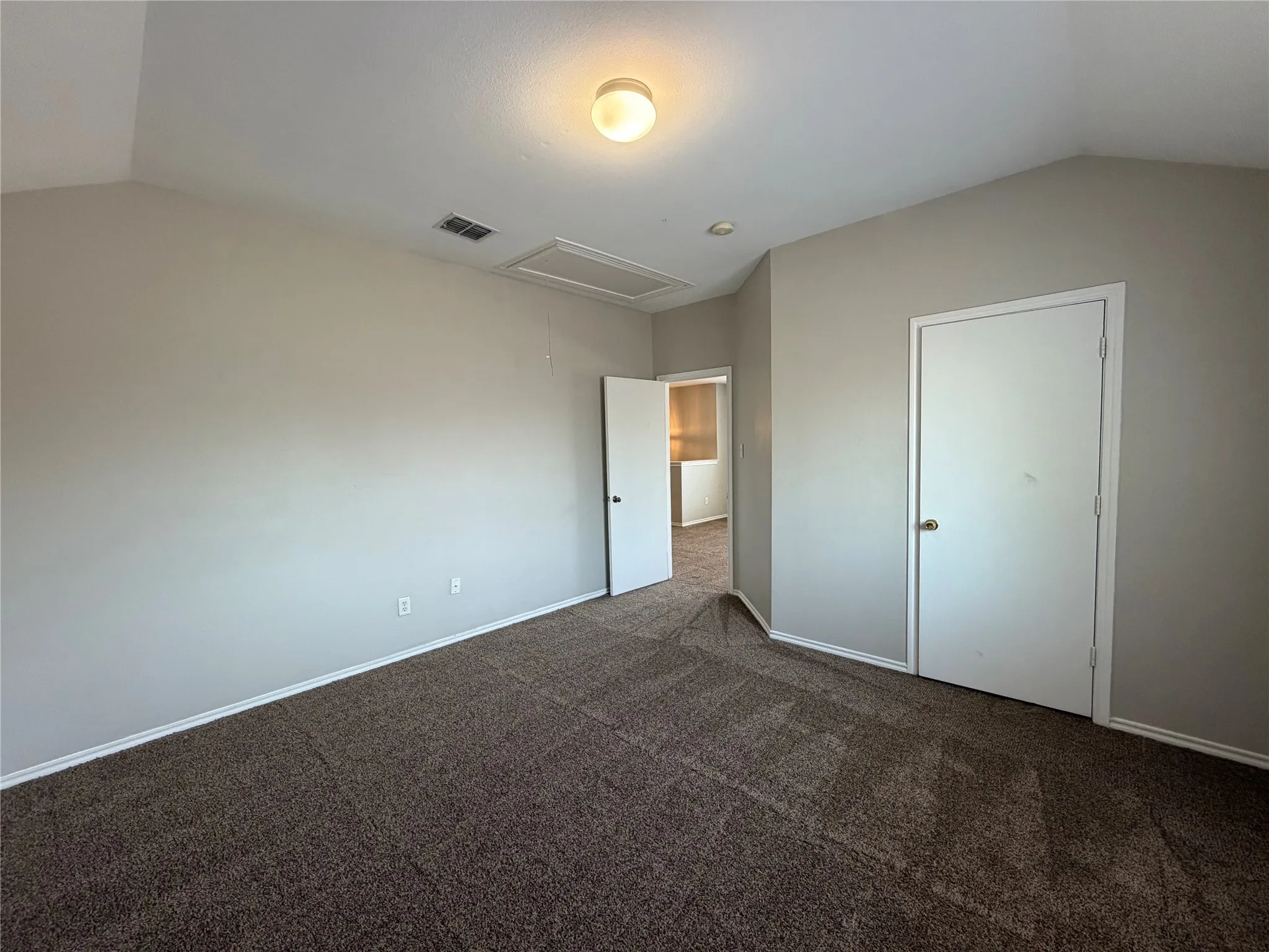 Single Family Residence For Rent in Tarrant County , 8512 Prairie Wind Trail, Fort Worth, Texas 76134, 4 Bedroom, 3 Bathroom, 2 Garage spaces, 2,601 Sqft, built in 2004, mls#21374356, Real Estate Agent in Fort Worth, Homes For Rent in Tarrant county, Homes For Rent in Fort Worth, Realtor in Fort Worth Texas, Real Estate Brokerage Independent Realty Texas, Luminita Cordes Realtor