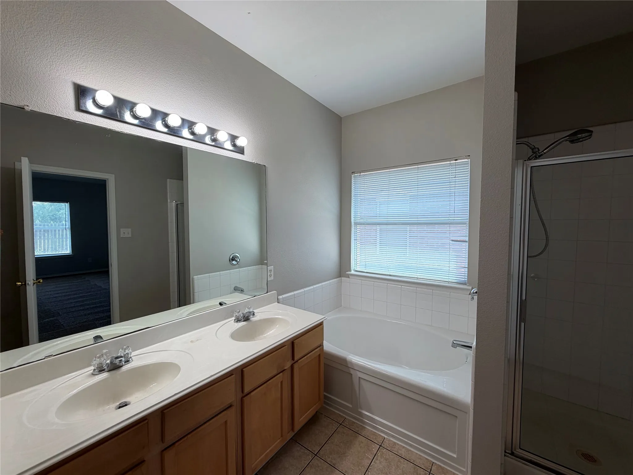 Single Family Residence For Rent in Tarrant County , 8512 Prairie Wind Trail, Fort Worth, Texas 76134, 4 Bedroom, 3 Bathroom, 2 Garage spaces, 2,601 Sqft, built in 2004, mls#21374356, Real Estate Agent in Fort Worth, Homes For Rent in Tarrant county, Homes For Rent in Fort Worth, Realtor in Fort Worth Texas, Real Estate Brokerage Independent Realty Texas, Luminita Cordes Realtor