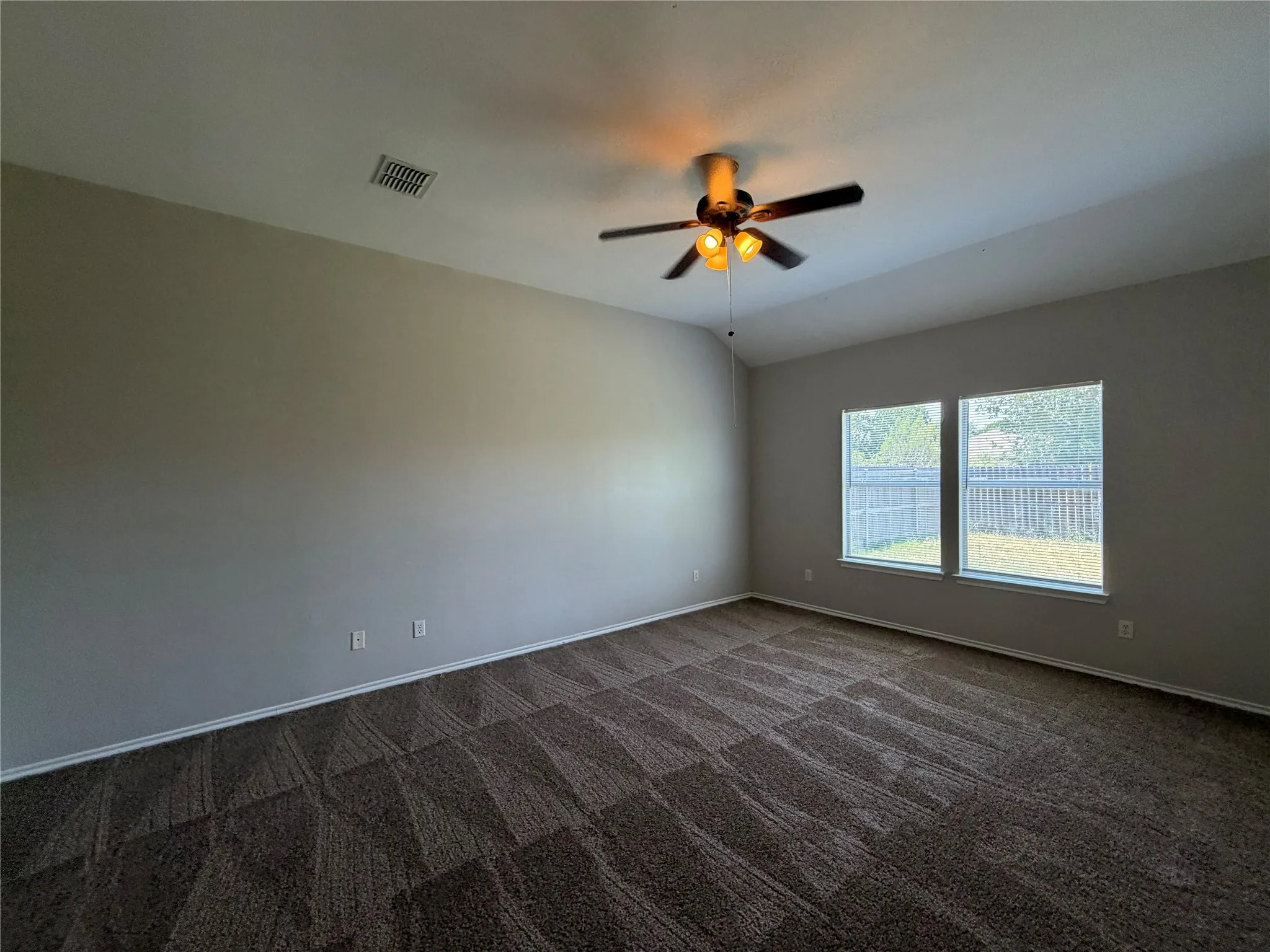 Single Family Residence For Rent in Tarrant County , 8512 Prairie Wind Trail, Fort Worth, Texas 76134, 4 Bedroom, 3 Bathroom, 2 Garage spaces, 2,601 Sqft, built in 2004, mls#21374356, Real Estate Agent in Fort Worth, Homes For Rent in Tarrant county, Homes For Rent in Fort Worth, Realtor in Fort Worth Texas, Real Estate Brokerage Independent Realty Texas, Luminita Cordes Realtor