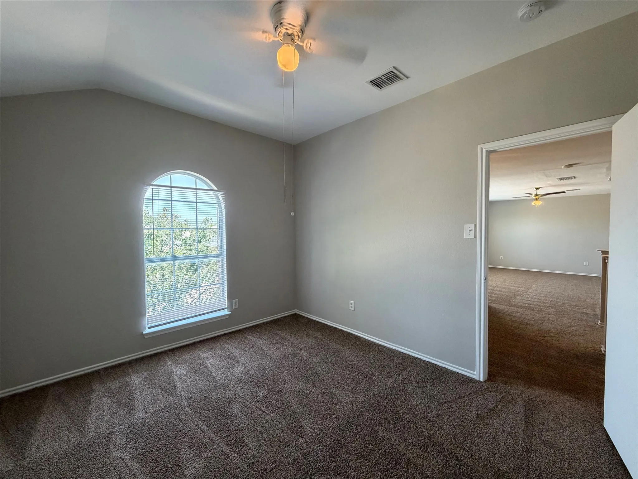 Single Family Residence For Rent in Tarrant County , 8512 Prairie Wind Trail, Fort Worth, Texas 76134, 4 Bedroom, 3 Bathroom, 2 Garage spaces, 2,601 Sqft, built in 2004, mls#21374356, Real Estate Agent in Fort Worth, Homes For Rent in Tarrant county, Homes For Rent in Fort Worth, Realtor in Fort Worth Texas, Real Estate Brokerage Independent Realty Texas, Luminita Cordes Realtor