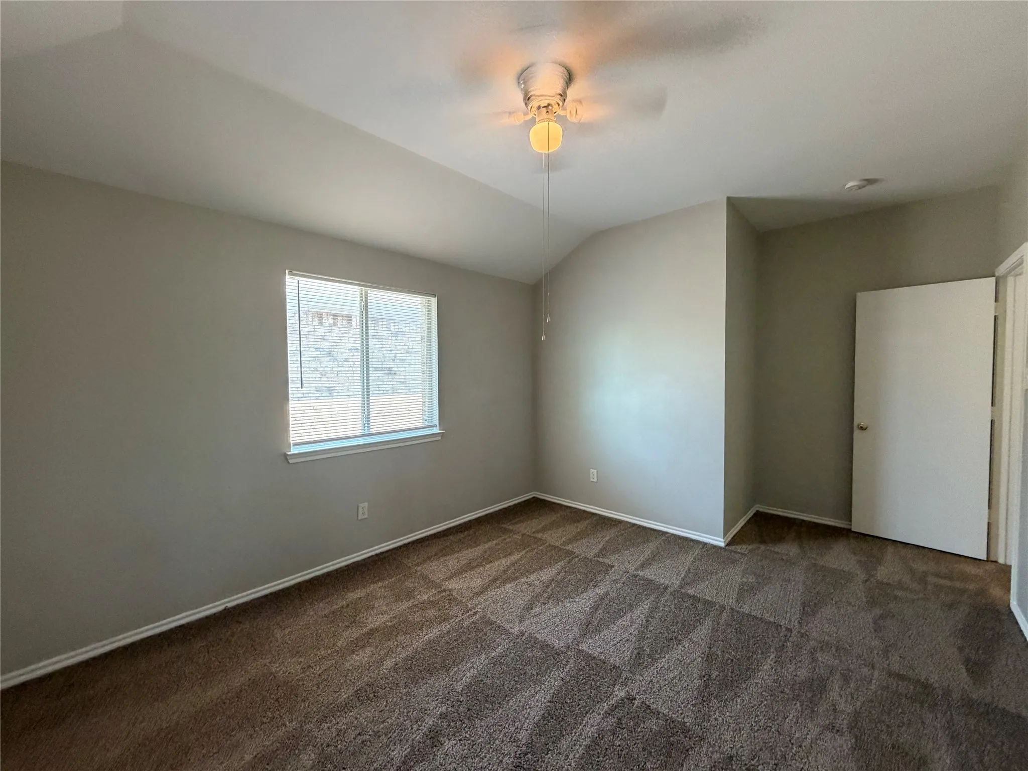 Single Family Residence For Rent in Tarrant County , 8512 Prairie Wind Trail, Fort Worth, Texas 76134, 4 Bedroom, 3 Bathroom, 2 Garage spaces, 2,601 Sqft, built in 2004, mls#21374356, Real Estate Agent in Fort Worth, Homes For Rent in Tarrant county, Homes For Rent in Fort Worth, Realtor in Fort Worth Texas, Real Estate Brokerage Independent Realty Texas, Luminita Cordes Realtor