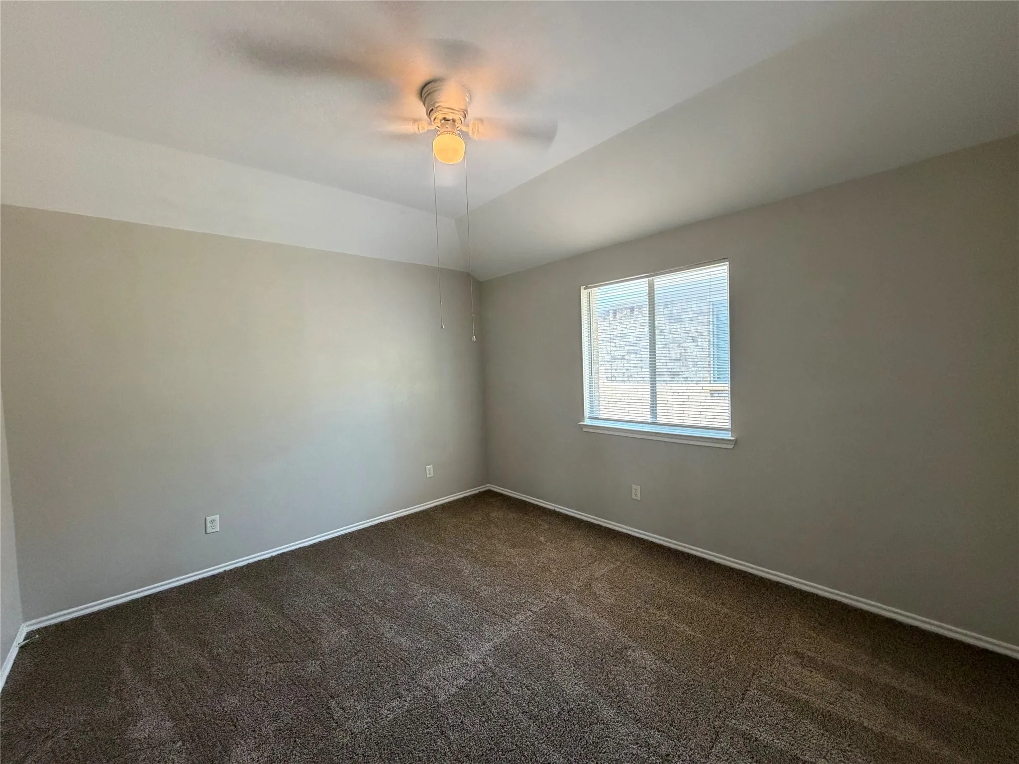 Single Family Residence For Rent in Tarrant County , 8512 Prairie Wind Trail, Fort Worth, Texas 76134, 4 Bedroom, 3 Bathroom, 2 Garage spaces, 2,601 Sqft, built in 2004, mls#21374356, Real Estate Agent in Fort Worth, Homes For Rent in Tarrant county, Homes For Rent in Fort Worth, Realtor in Fort Worth Texas, Real Estate Brokerage Independent Realty Texas, Luminita Cordes Realtor