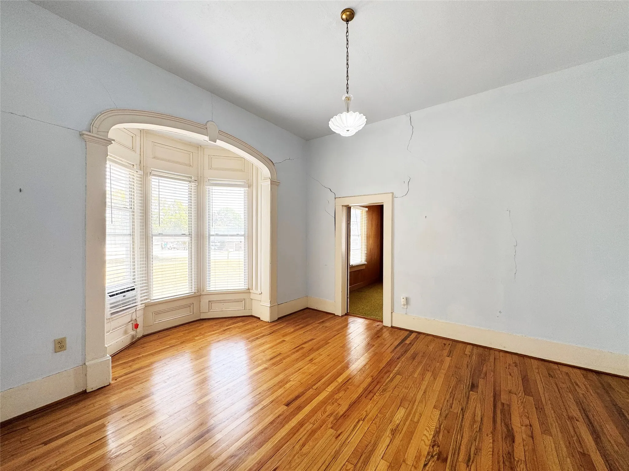 Single Family Residence For Sale in Coleman County , 702 Avenue B, Santa Anna, Texas 76878, 5 Bedroom, 2 Bathroom, Garage spaces, 2,830 Sqft, built in 1885, mls#21373954, Real Estate Agent in Santa Anna, Homes For Sale in Coleman county, Homes For Sale in Santa Anna, Realtor in Santa Anna Texas, Real Estate Brokerage Independent Realty Texas, Luminita Cordes Realtor
